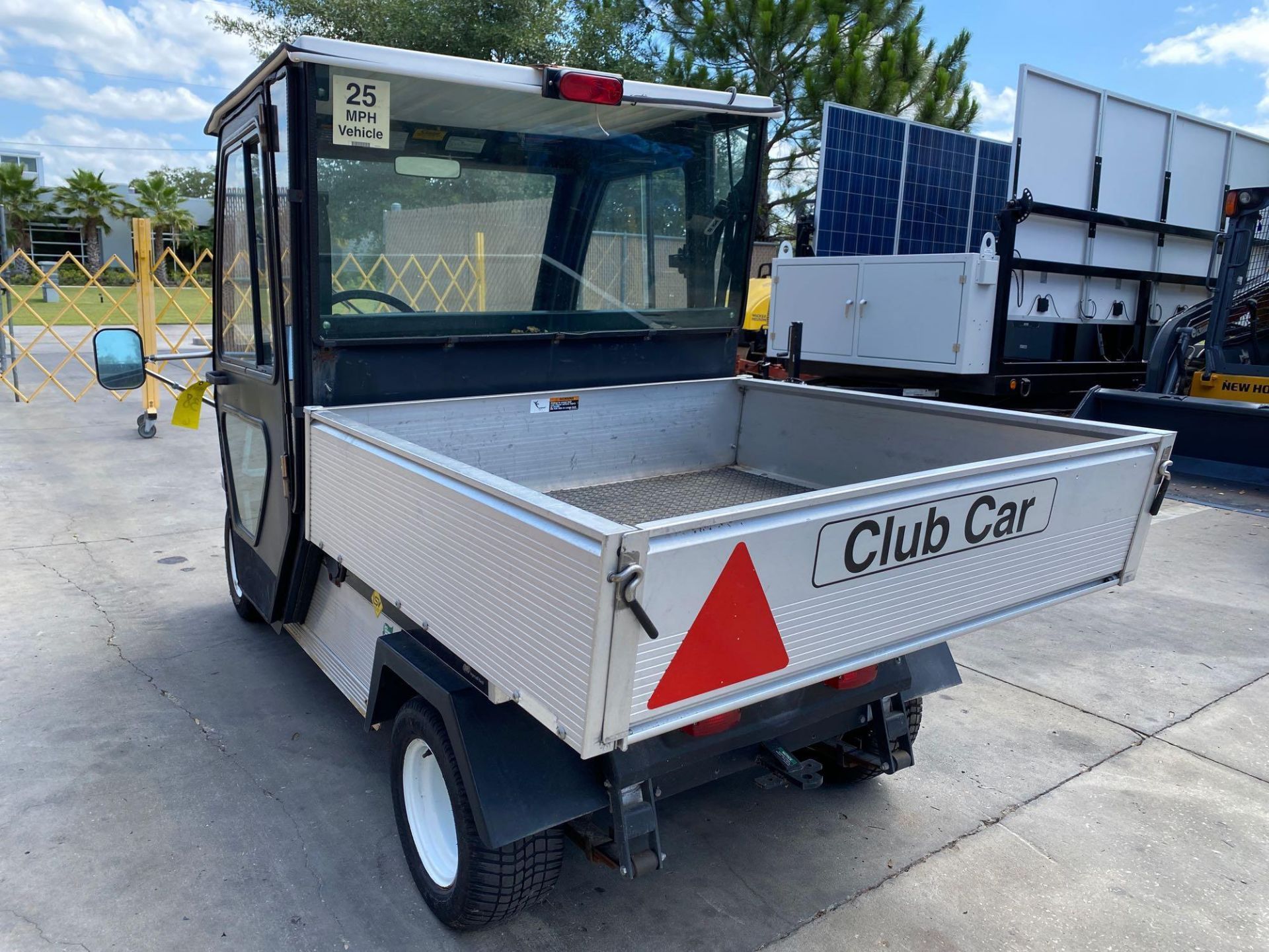 2010 CLUB CAR UTILITY CART, ENCLOSED CAB, ELECTRIC, DUMP BED, HITCH, RUNS AND OPERATES - Image 6 of 11