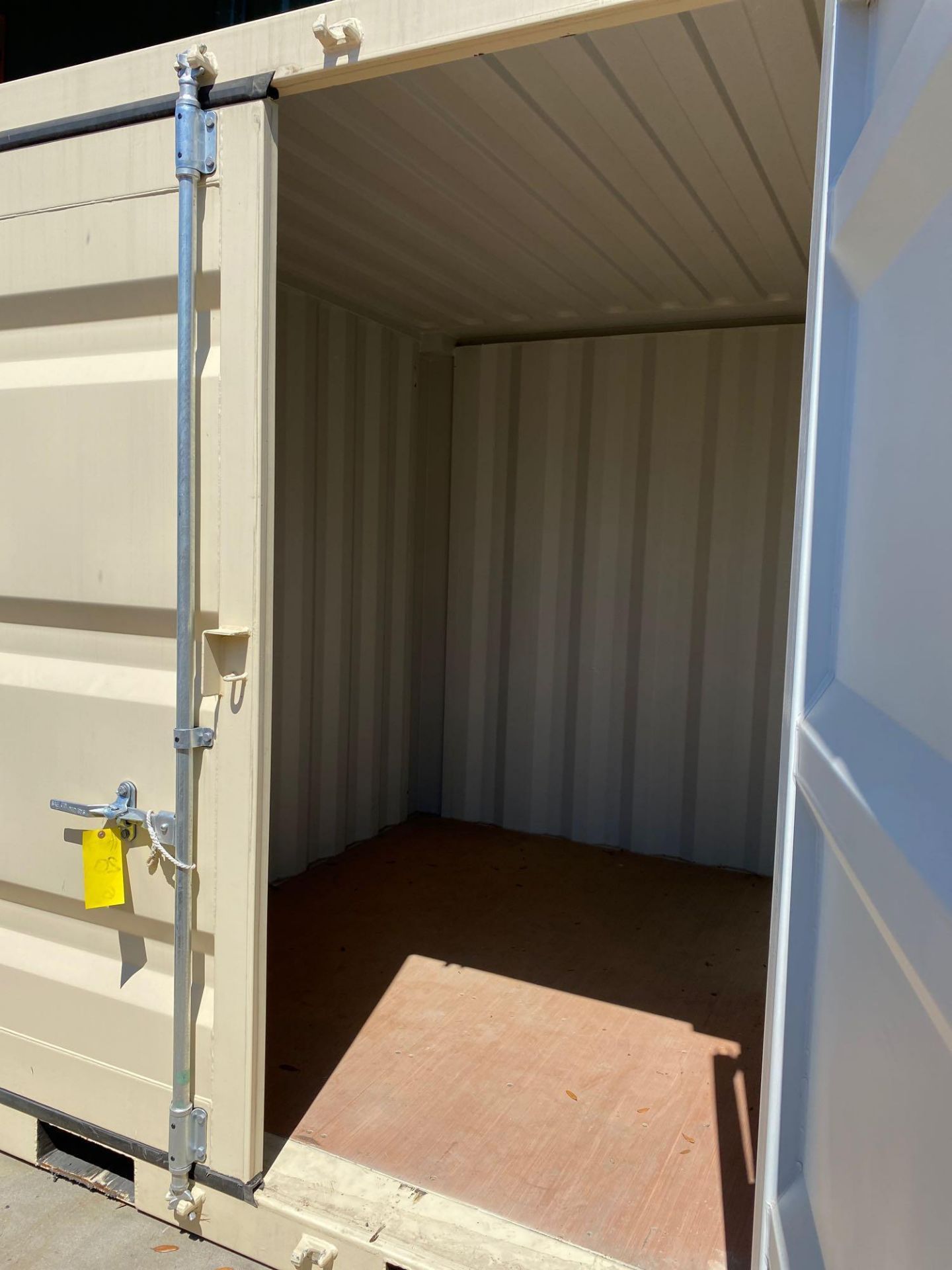 UNUSED CONTAINER/MOBILE OFFICE . 9' LONG x 87" WIDE X 99" TALL - Image 2 of 4