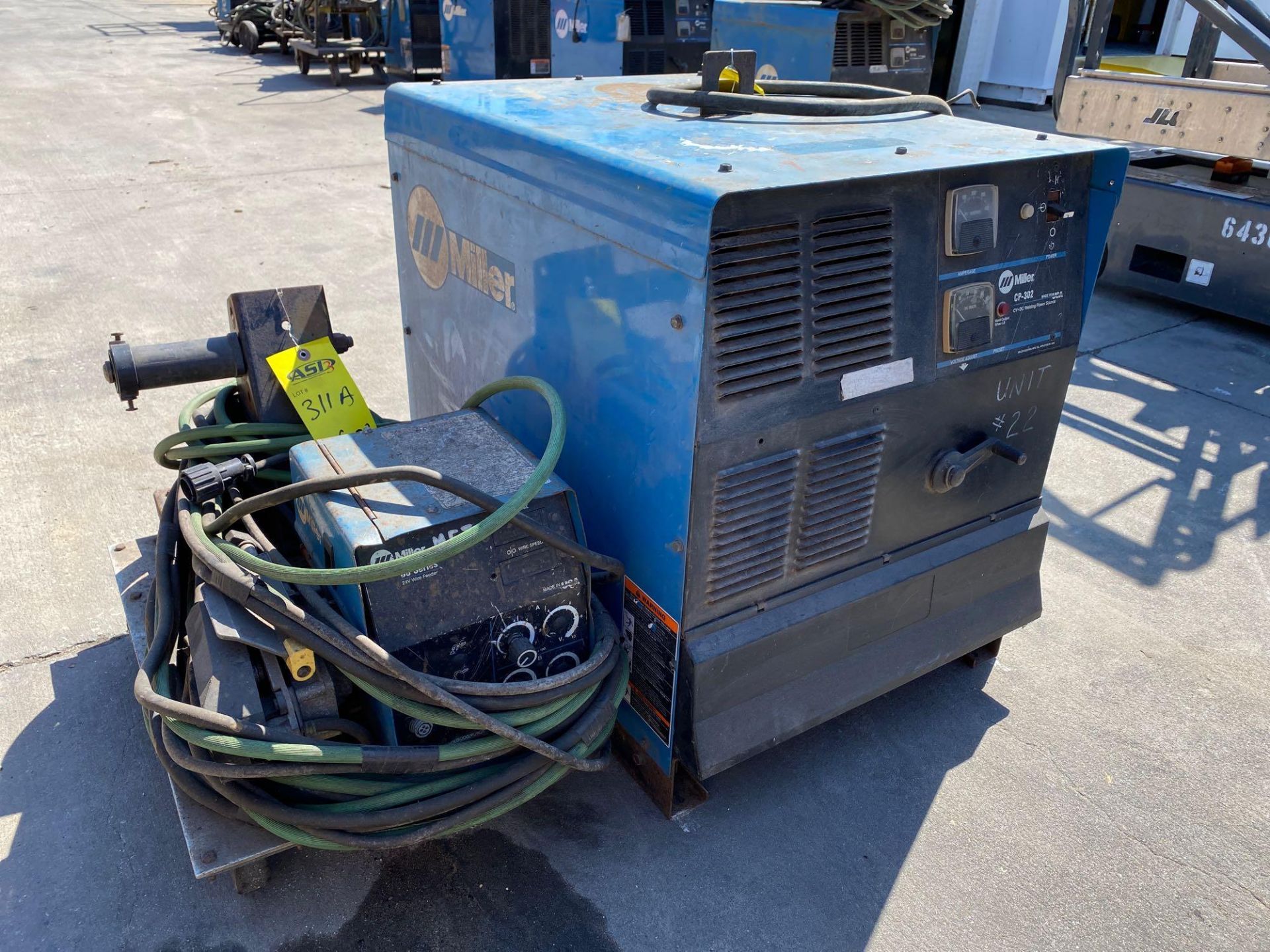 MILLER CP-302 WELDER WITH MILLER 60 SERIES 24V WIRE FEEDER - Image 2 of 7