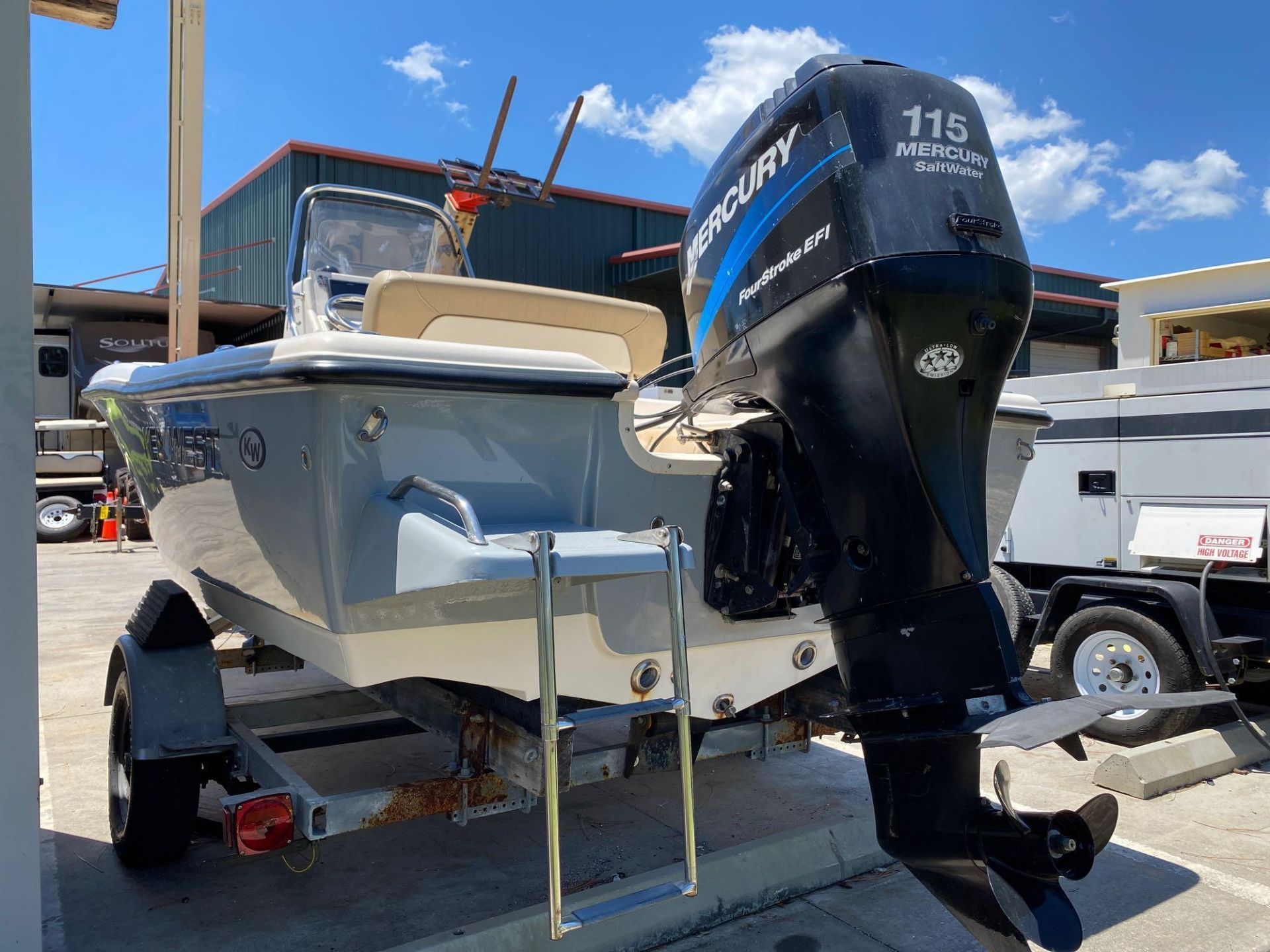 2006 KEY WEST CENTER CONSOLE BOAT, NEW RADIO, GPS, NEWER CUSHIONS, JUST  SERVICED,  4 STROKE 115HP, - Image 6 of 25