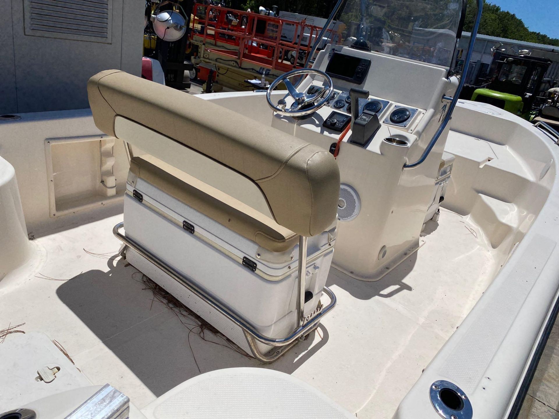 2006 KEY WEST CENTER CONSOLE BOAT, NEW RADIO, GPS, NEWER CUSHIONS, JUST  SERVICED,  4 STROKE 115HP, - Image 11 of 25