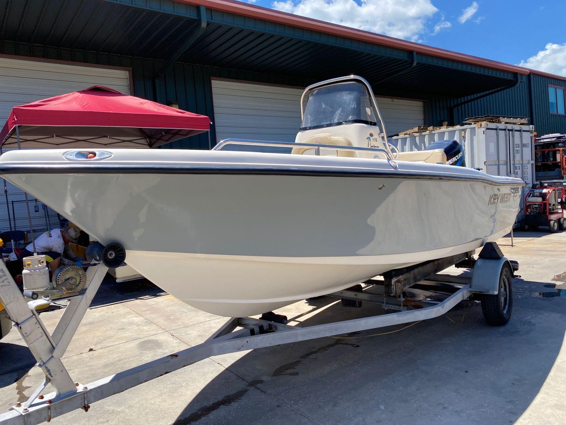 2006 KEY WEST CENTER CONSOLE BOAT, NEW RADIO, GPS, NEWER CUSHIONS, JUST  SERVICED,  4 STROKE 115HP, - Image 24 of 25