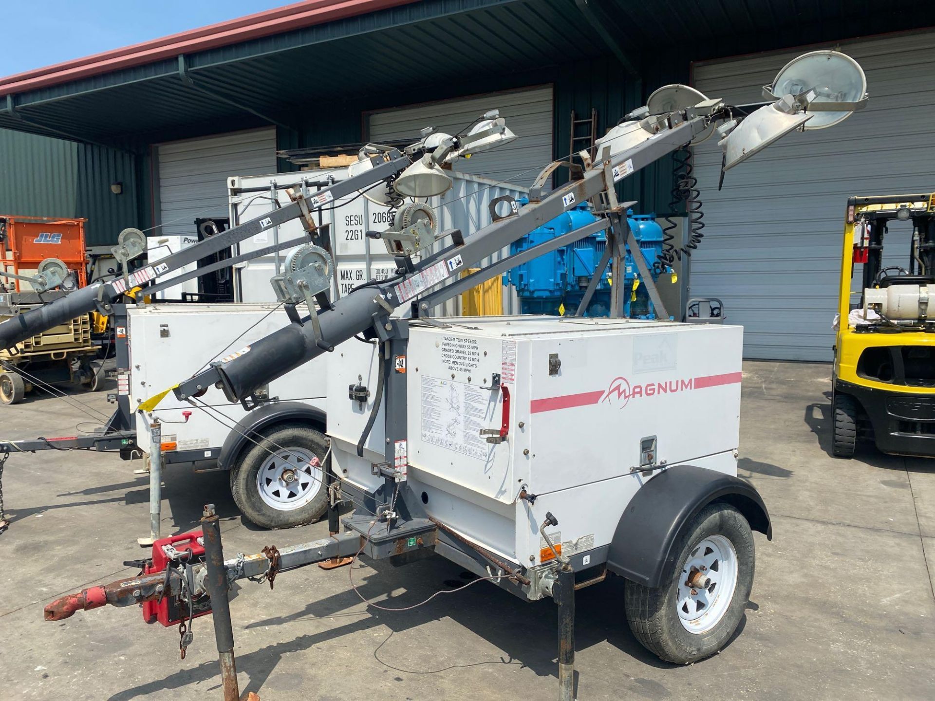 MAGNUM DIESEL GENERATOR TOWABLE LIGHT TOWER, 6KW, LARGE CAPACITY DIESEL FUEL TANK, RUNS & OPERATES