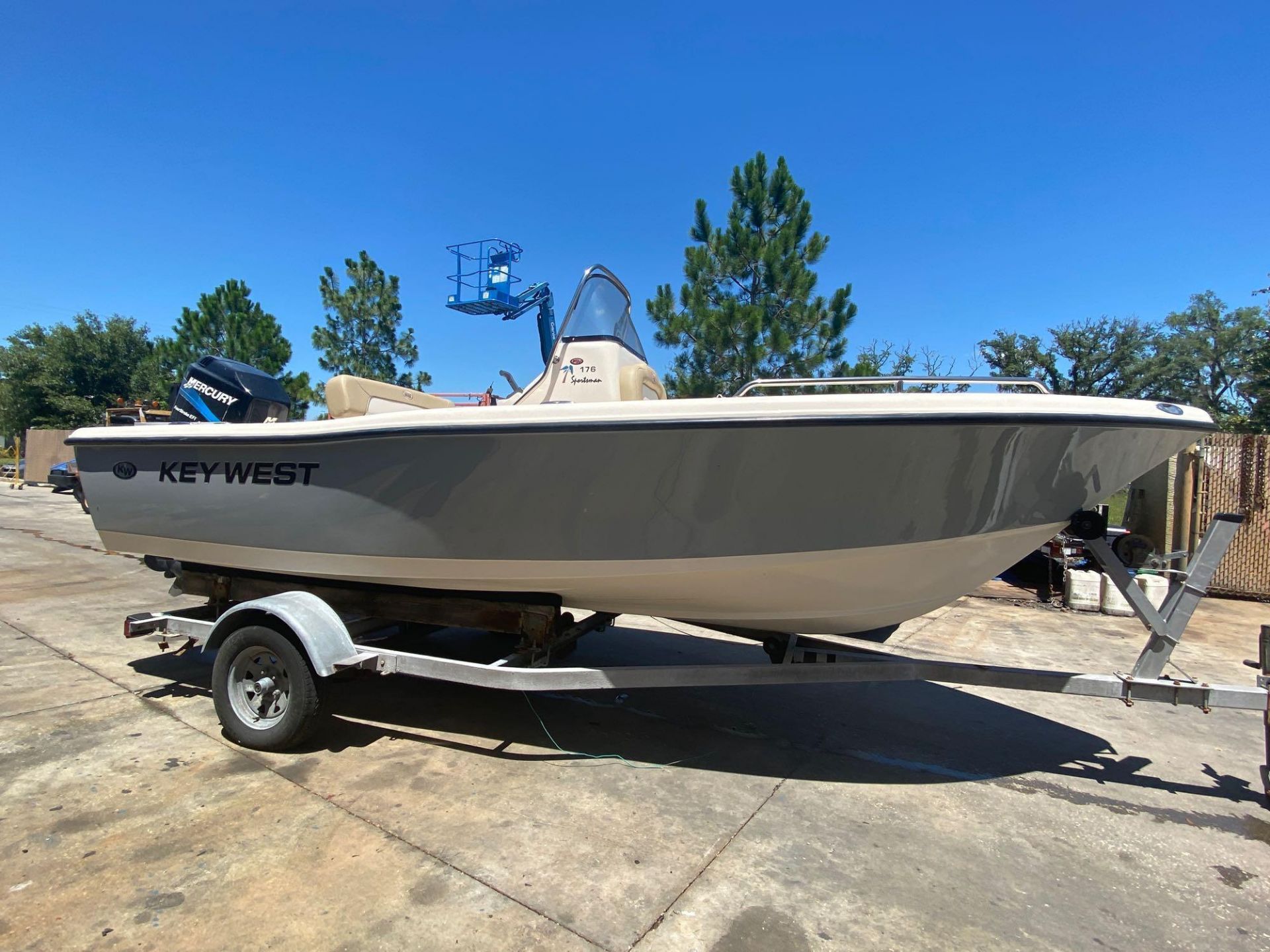 2006 KEY WEST CENTER CONSOLE BOAT, NEW RADIO, GPS, NEWER CUSHIONS, JUST  SERVICED,  4 STROKE 115HP, - Image 21 of 25