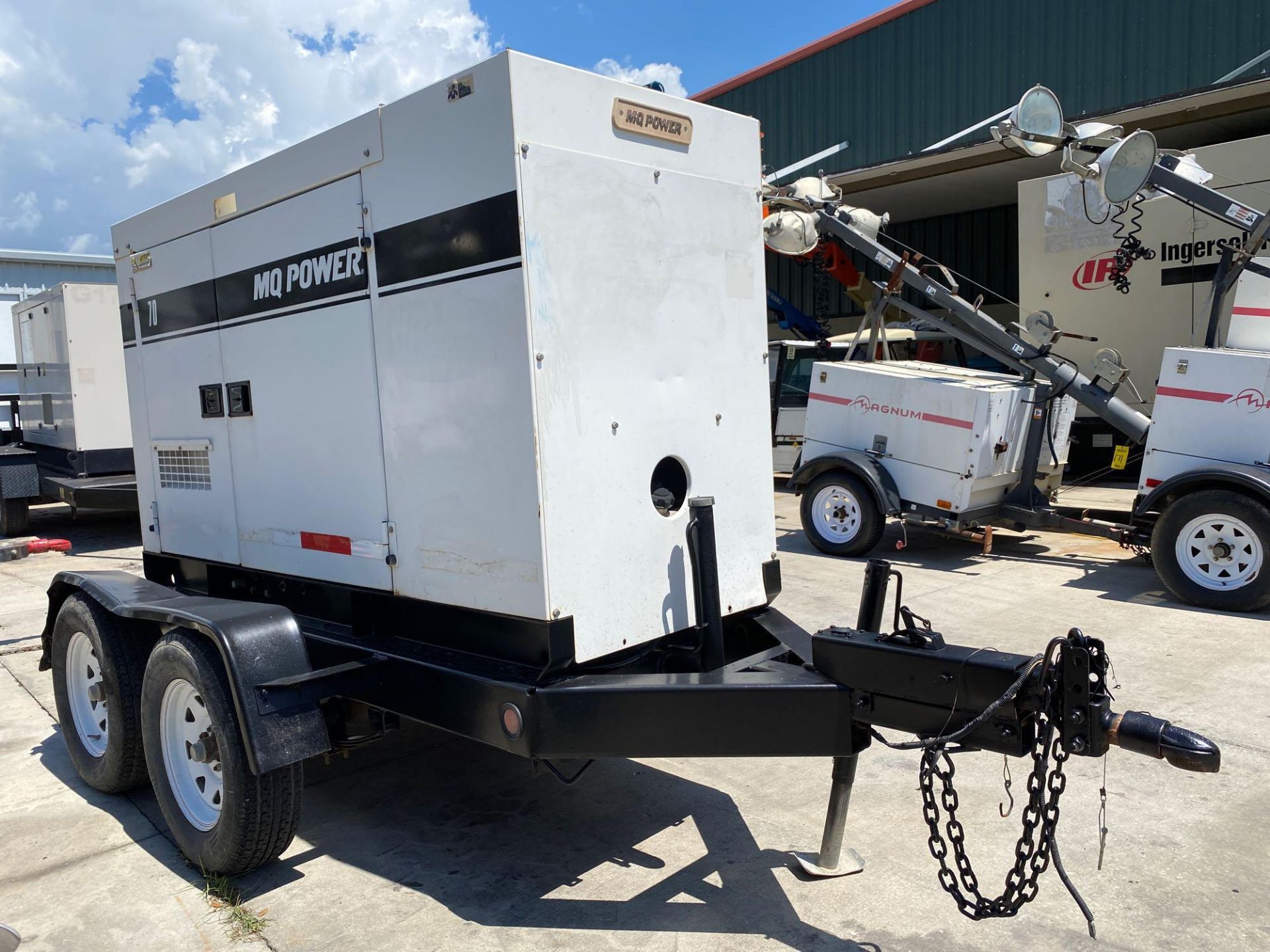 MQ POWER DB-0831J2 TRAILER MOUNTED GENERATOR, JOHN DEERE DIESEL, 70 KVA/ 56KW, RUNS AND OPERATES - Image 2 of 12