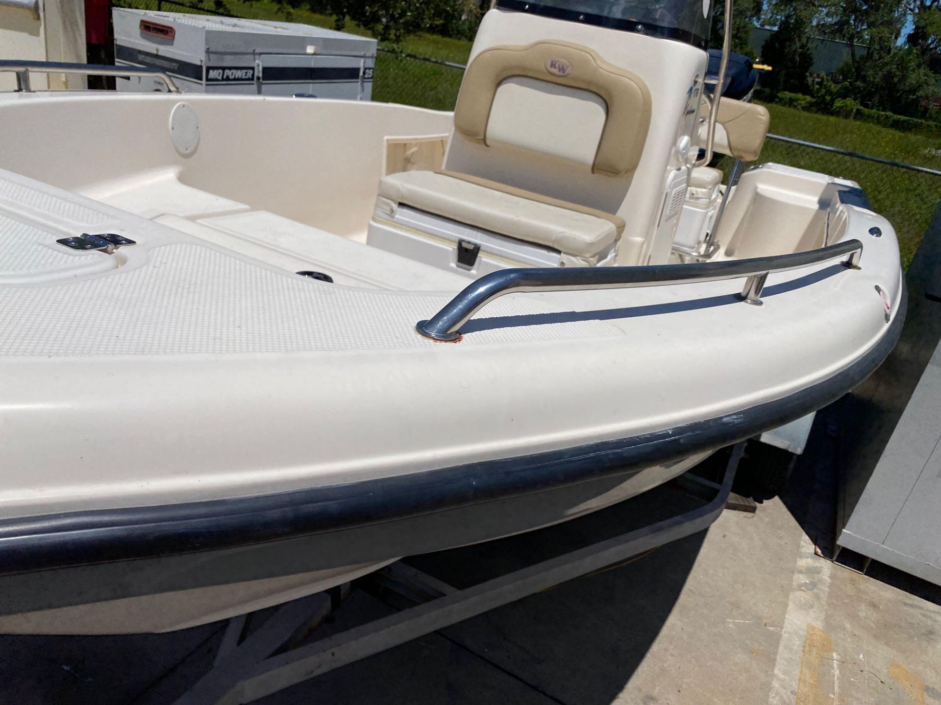2006 KEY WEST CENTER CONSOLE BOAT, NEW RADIO, GPS, NEWER CUSHIONS, JUST  SERVICED,  4 STROKE 115HP, - Image 17 of 25