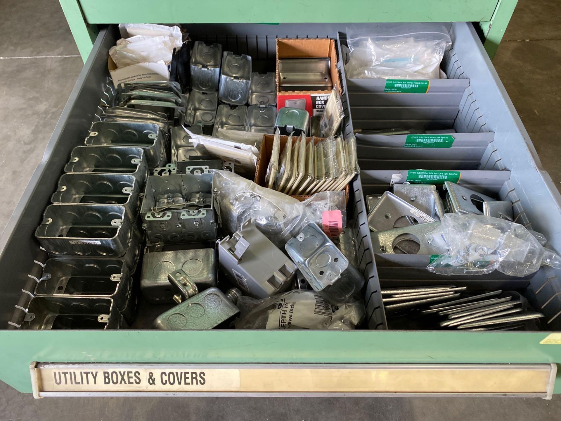 STANLEY VIDMAR 9 DRAWER PARTS CABINET LOADED FULL OF CONTENTS - Image 11 of 12