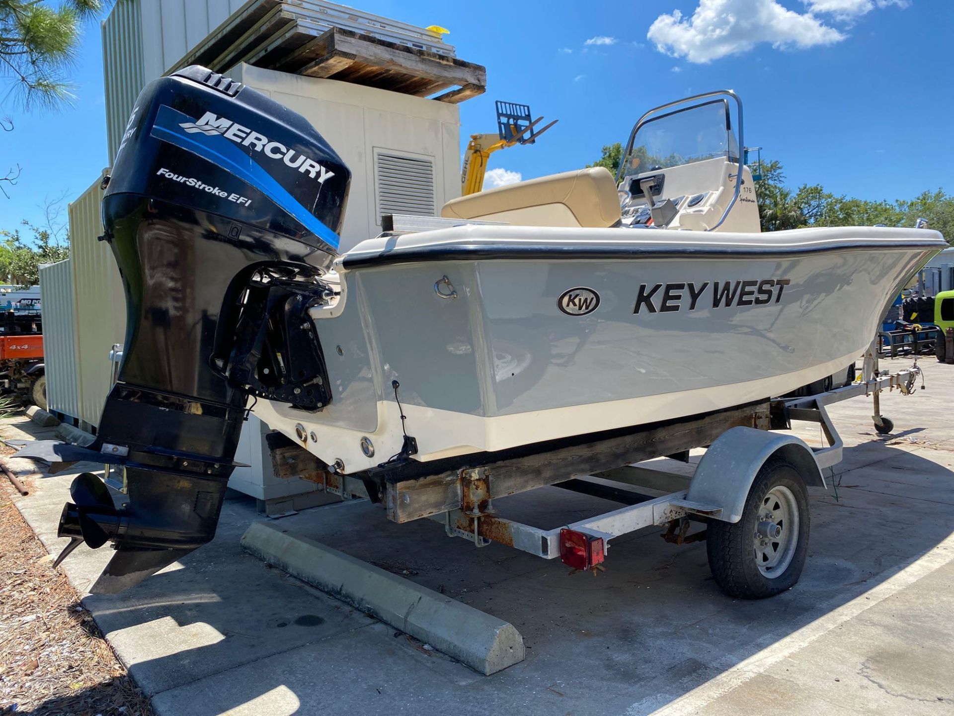 2006 KEY WEST CENTER CONSOLE BOAT, NEW RADIO, GPS, NEWER CUSHIONS, JUST  SERVICED,  4 STROKE 115HP, - Image 4 of 25