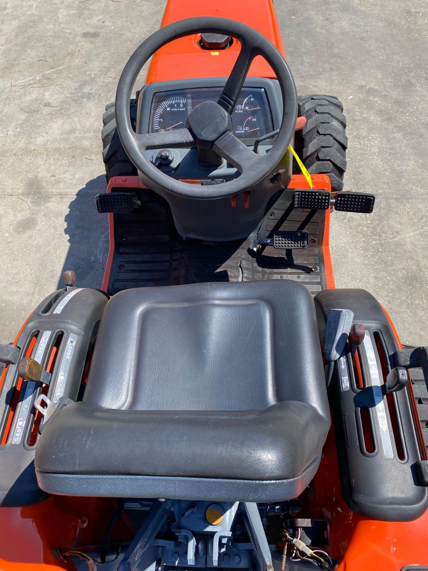 KUBOTA B7510 DIESEL TRACTOR, POWER STEERING, 1,433 HOURS SHOWING, 4WD, RUNS AND OPERATES - Image 7 of 8