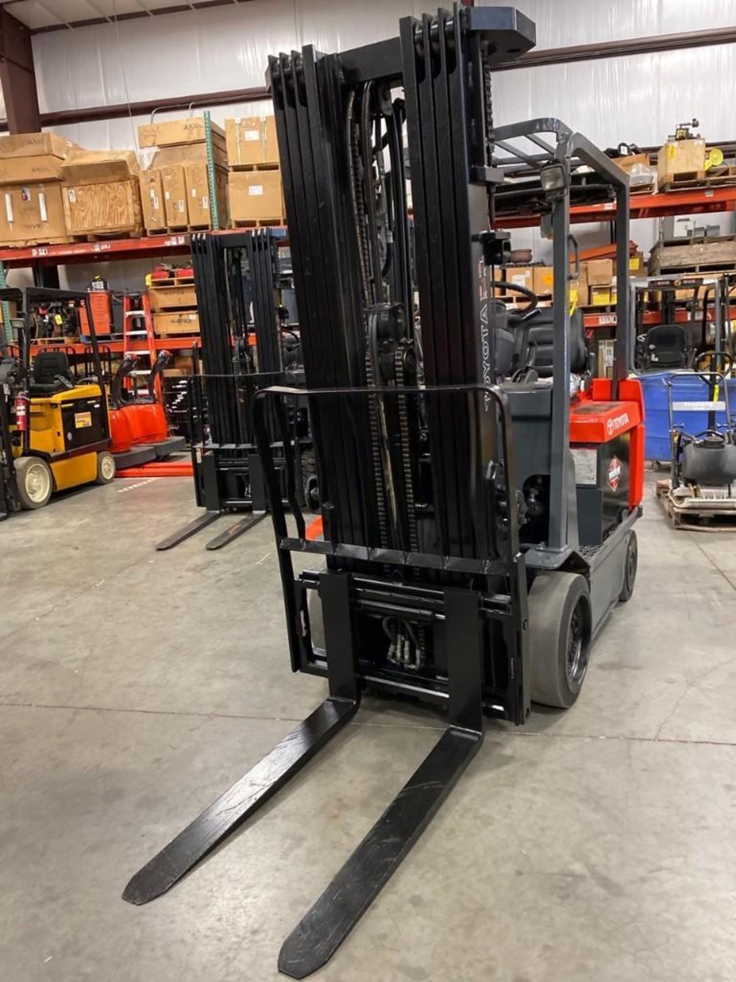 2008 TOYOTA ELECTRIC FORKLIFT MODEL 7FBCU25, 2017 BATTERY, 276" HEIGHT CAPACITY, APPROX. 5,000 LB CA - Image 6 of 9