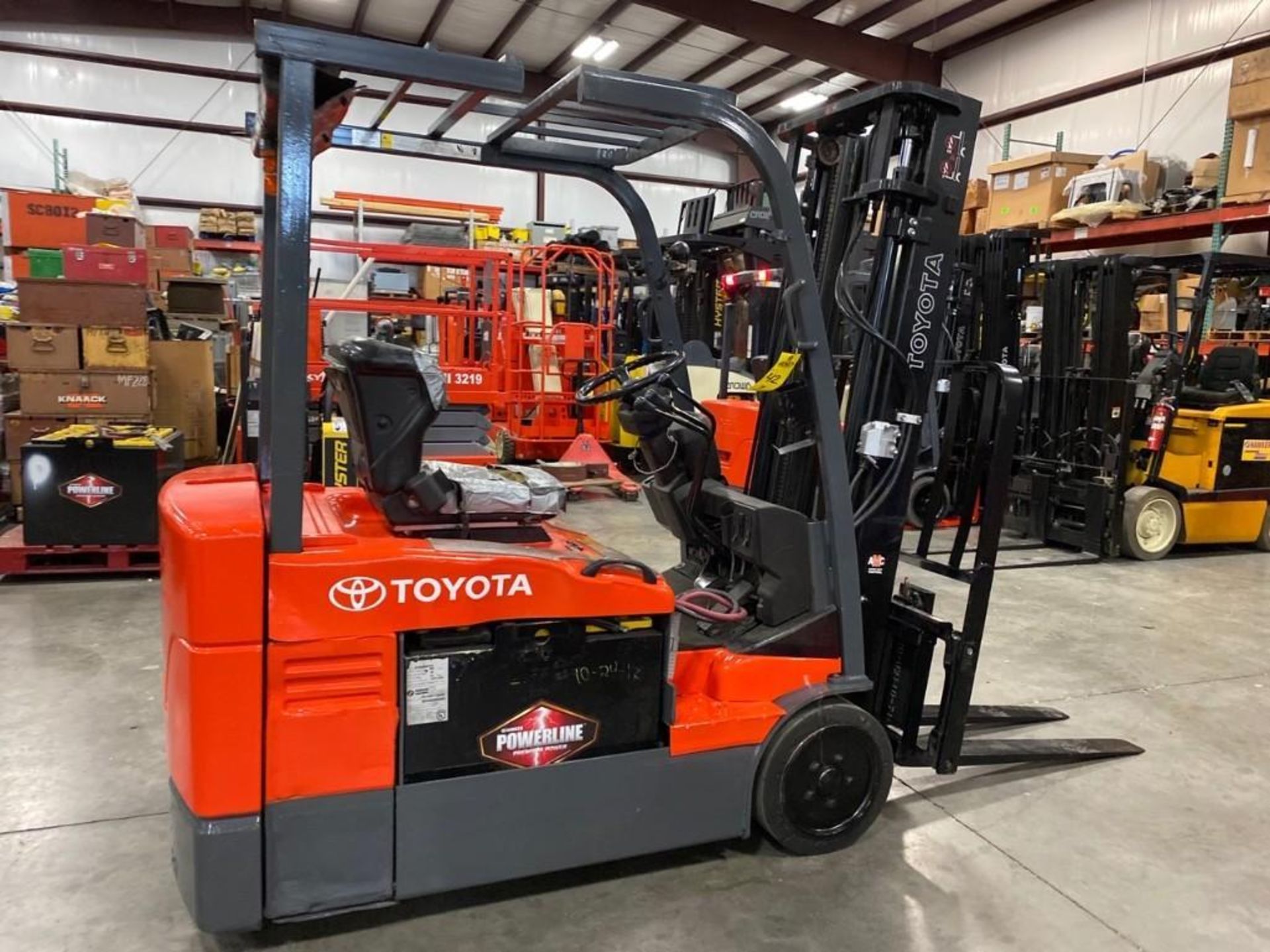 2014 TOYOTA ELECTRIC FORKLIFT MODEL 7FBEU20, APPROX 4,000 LB CAPACITY, 131.5" HEIGHT CAP, TILT, SIDE - Image 4 of 7