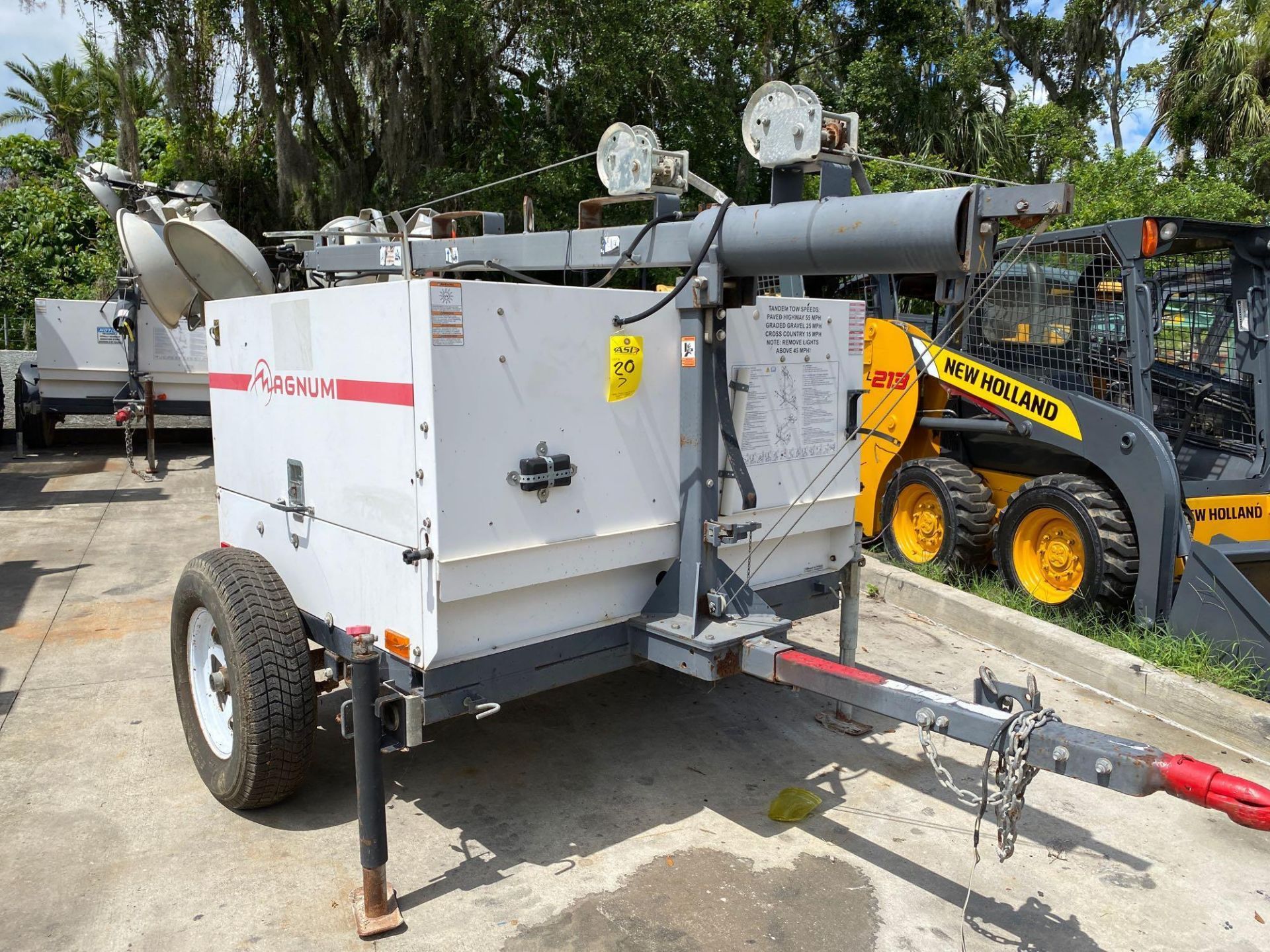 2011 MAGNUM DIESEL LIGHT TOWER/GENERATOR, 6KW, LARGE CAPACITY FUEL TANK, TRAILER MOUNTED, RUNS AND O