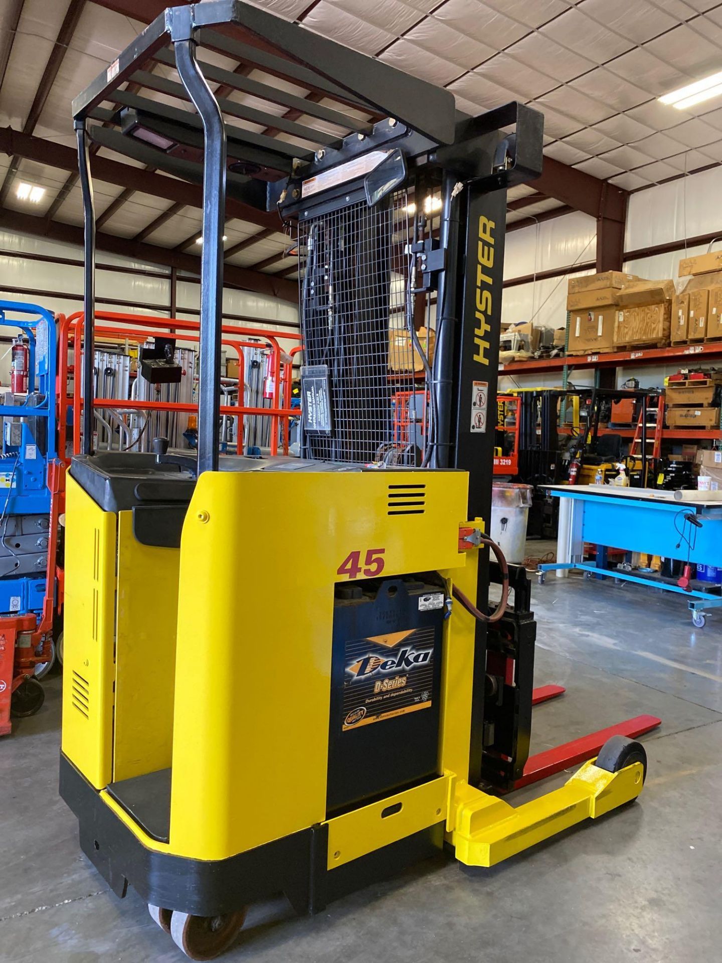 HYSTER ELECTRIC FORKLIFT MODEL N45XMR, 4,500 LB CAPACITY, 212" HEIGHT CAPACITY, TILT, SIDE SHIFT, 36