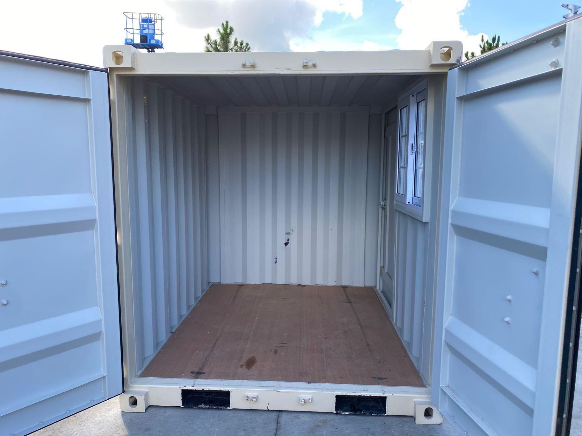 UNUSED 8' CONTAINER/PORTABLE OFFICE WITH WINDOW AND SIDE DOOR ENTRANCE - Image 5 of 6