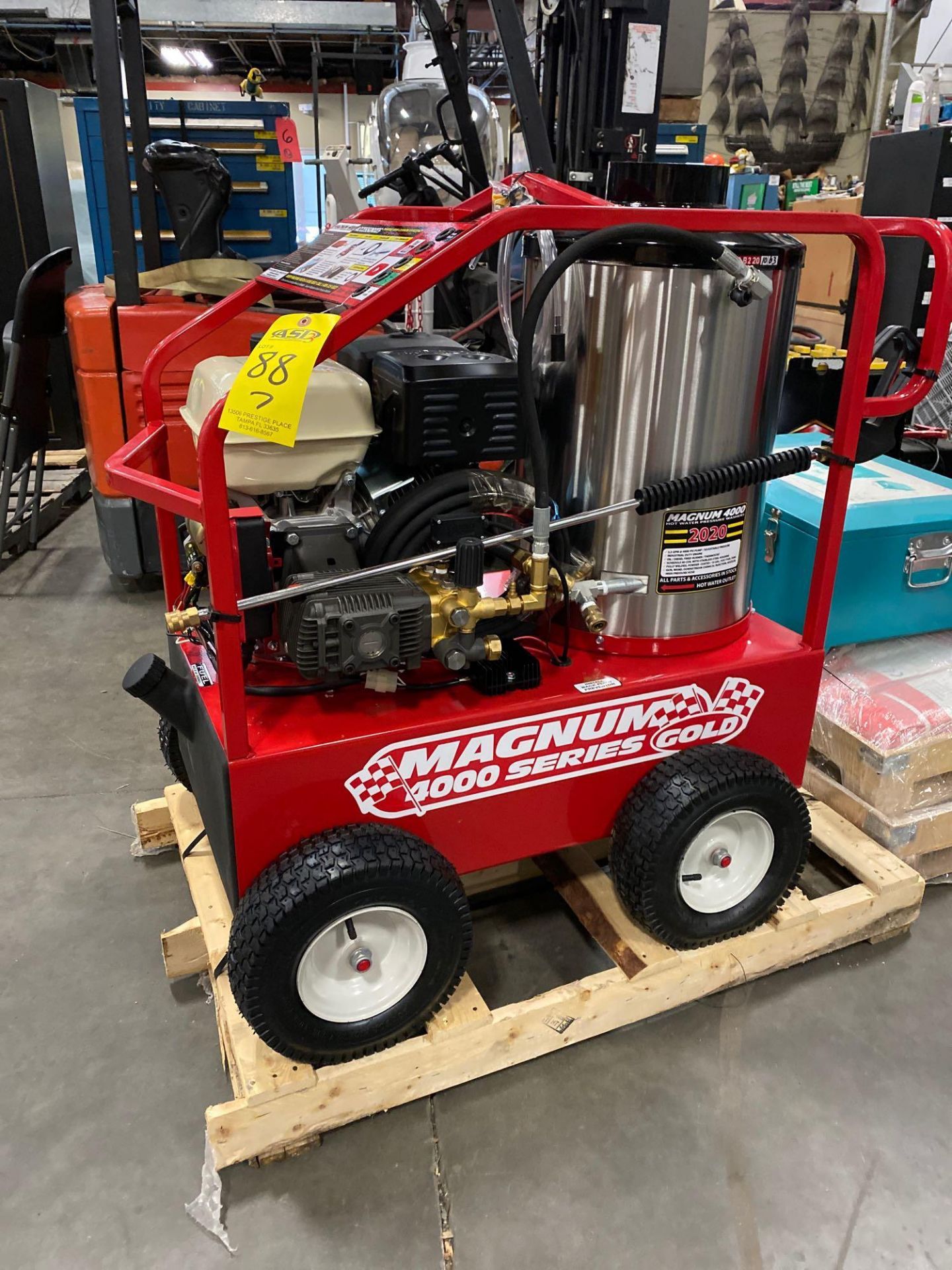 UNUSED 2020 MAGNUM 4000 SERIES HEATED PRESSURE WASHER, ELECTRIC START - Image 2 of 9