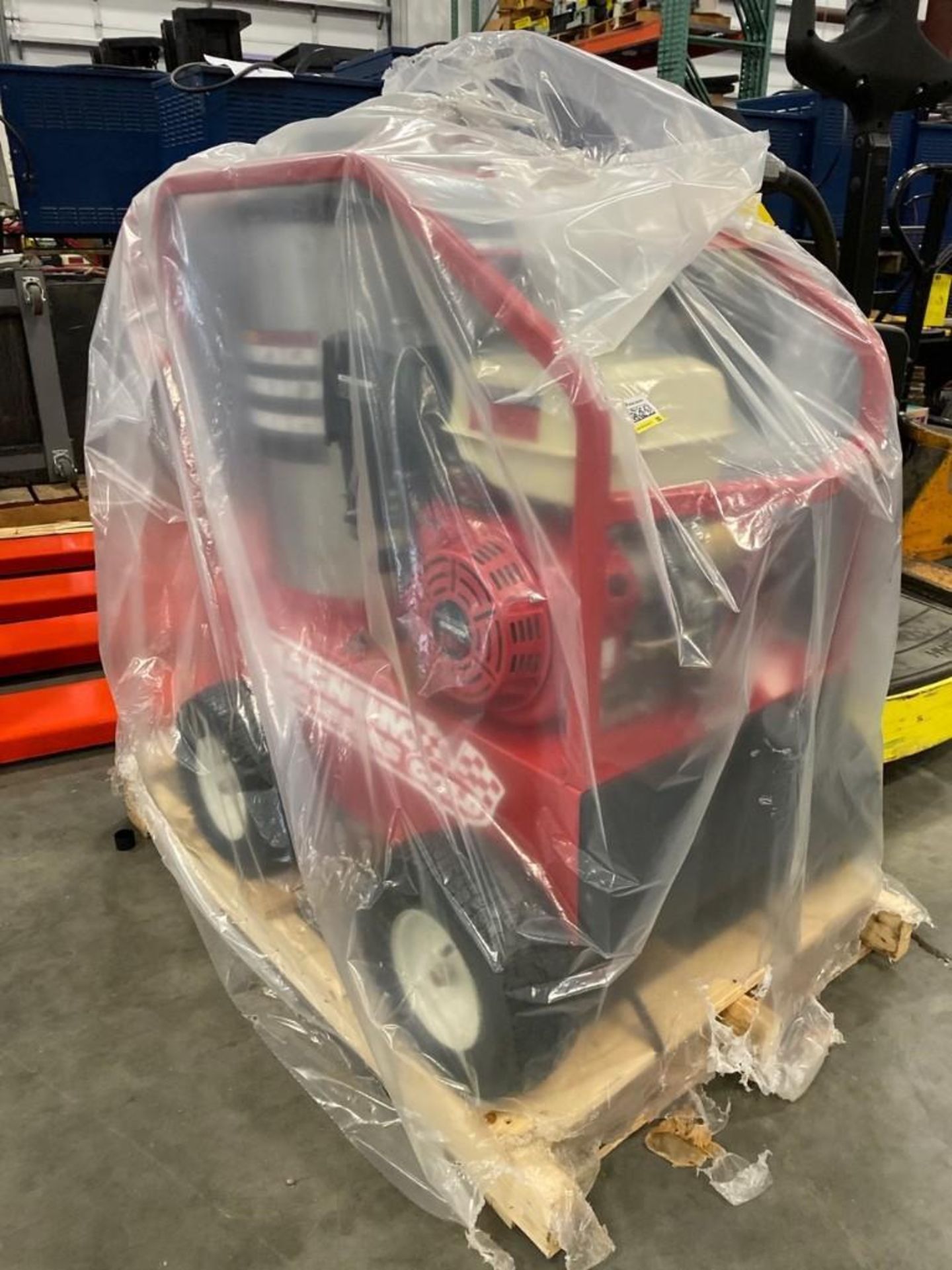 NEW/UNUSED 2020 MAGNUM 4000 HEATED PRESSURE WASHER, ELECTRIC START, WAND AND HOSE INCLUDED, RUNS AND - Image 2 of 5