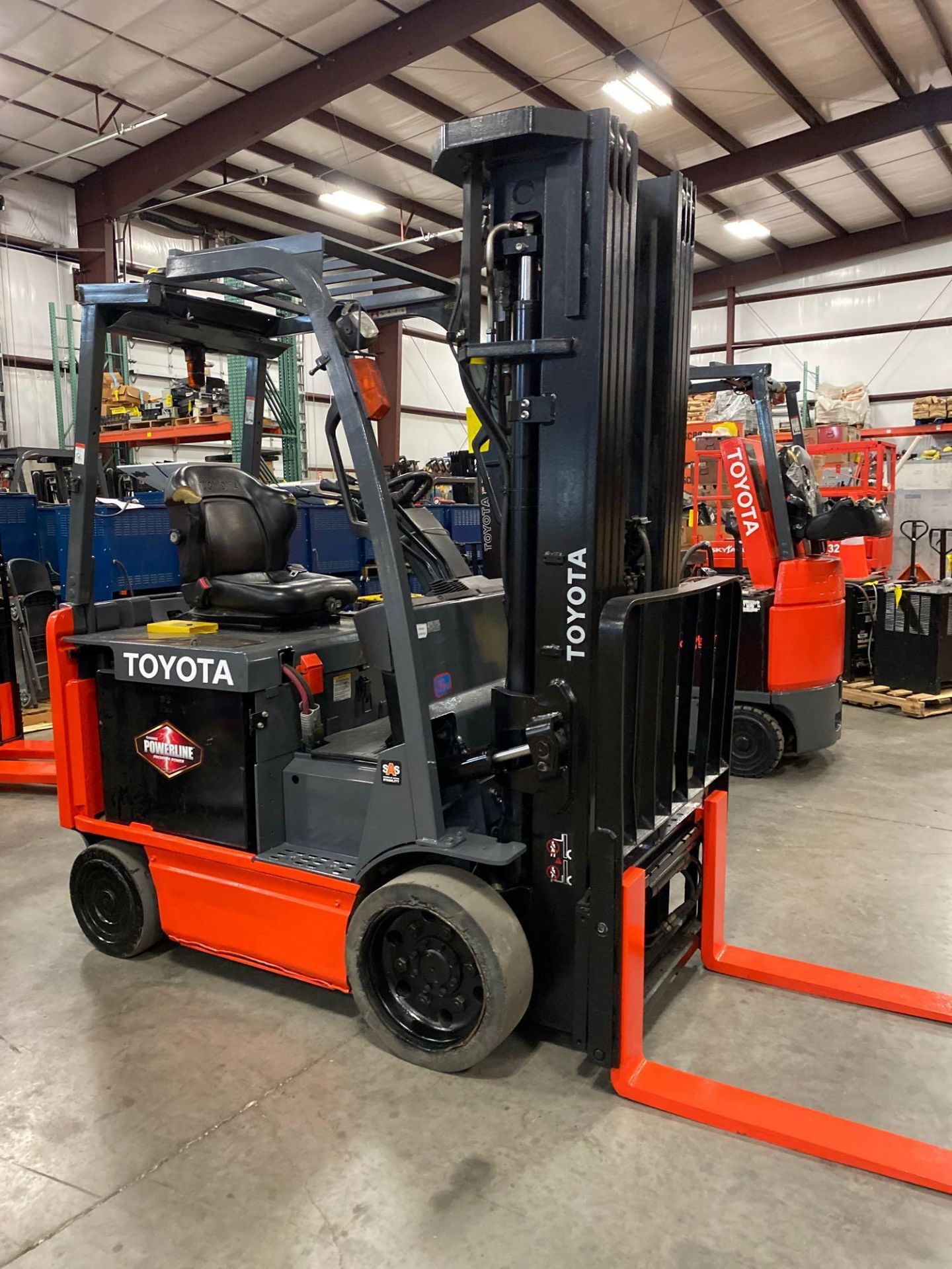 2014 TOYOTA 8FBCU25 ELECTRIC FORKLIFT, 36V 2017 BATTERY, SIDESHIFT, TILT, APPROX. 5,000 LB CAPACITY - Image 2 of 12