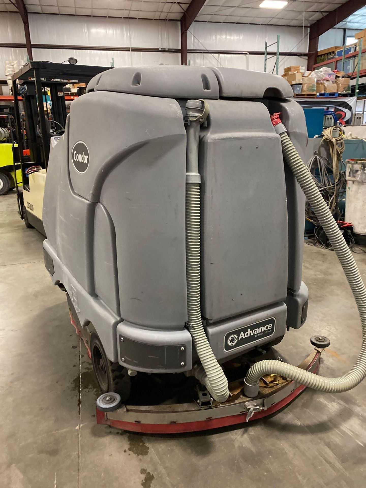 CONDOR 4030D ELECTRIC FLOOR SCRUBBER, 1,568 HOURS, RUNS AND OPERATES, 36V - Image 3 of 8