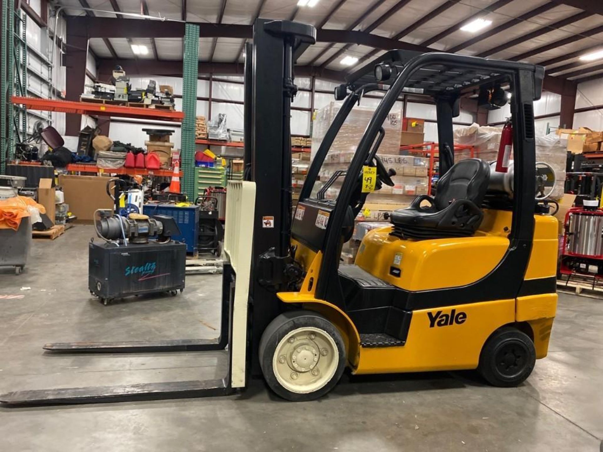 YALE GLC060 LP FORKLIFT, 6,000 LB CAPACITY, TILT, SIDE SHIFT, 187.8" HEIGHT CAPACITY