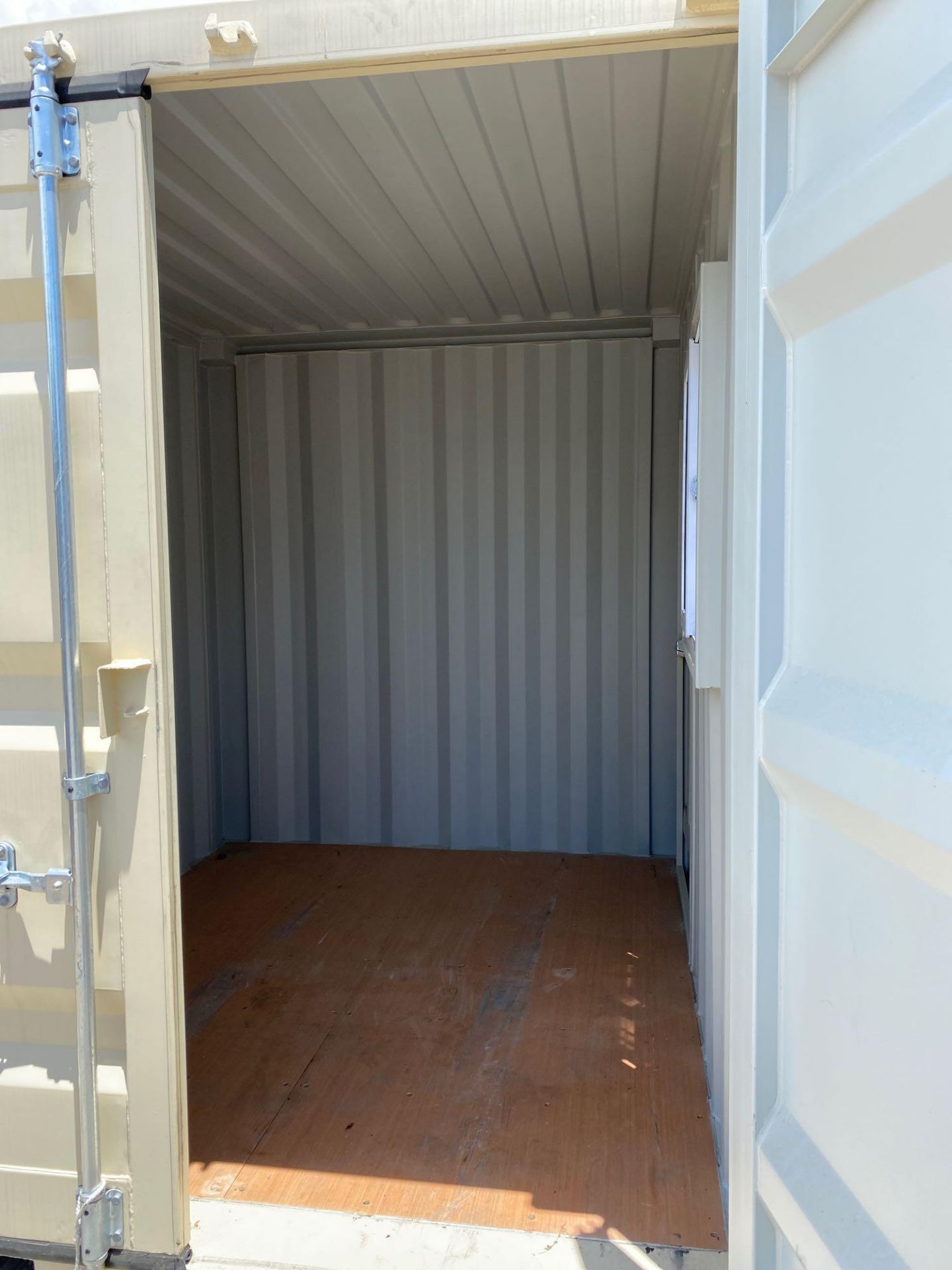 UNUSED 2020 PORTABLE OFFICE CONTAINER WITH WINDOW & SIDE DOOR. - Image 5 of 6
