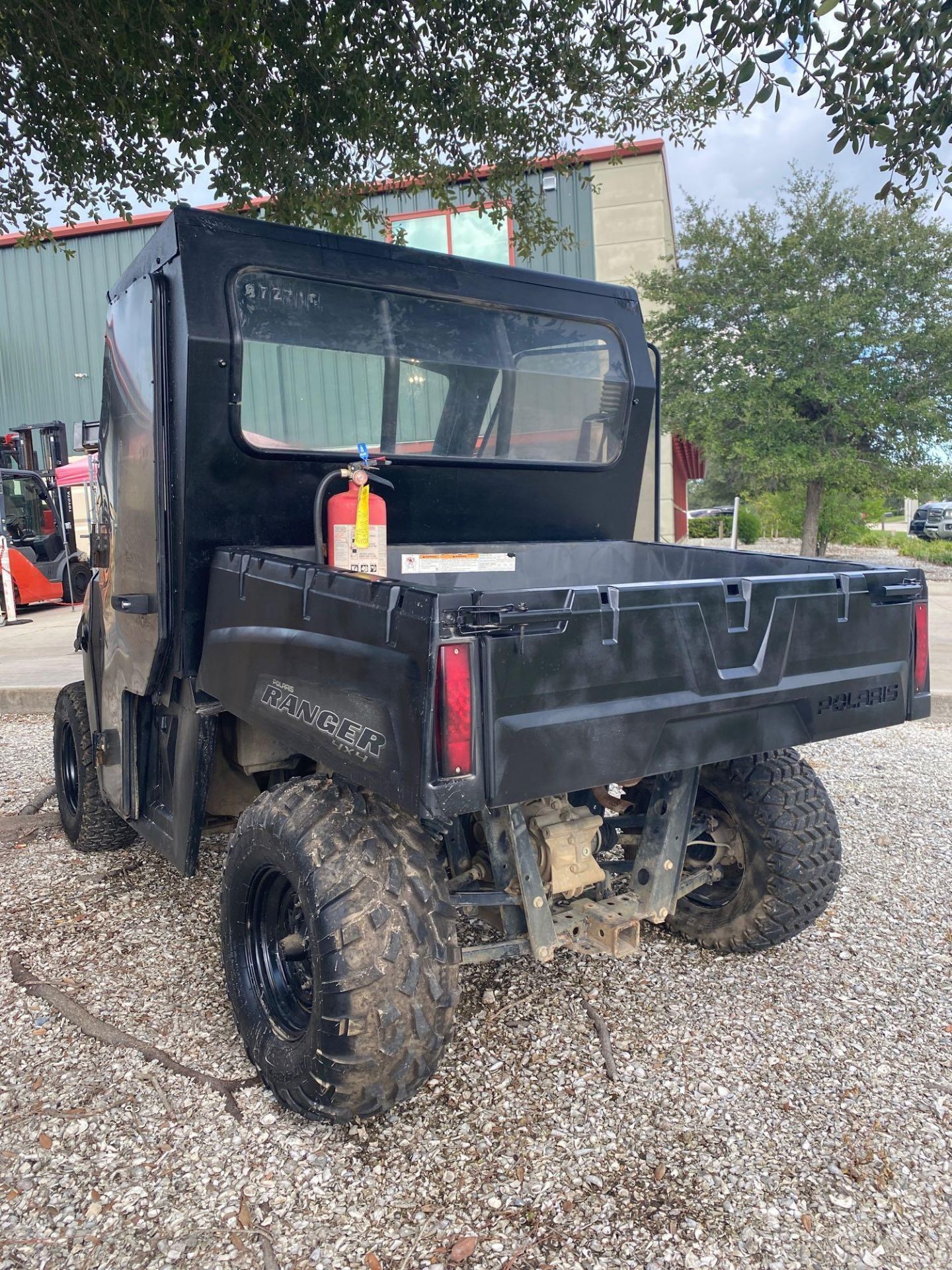 2012 POLARIS RANGER 500 4X4 UTV, GAS POWERED, DUMP BED, RUNS & DRIVES - Image 6 of 10