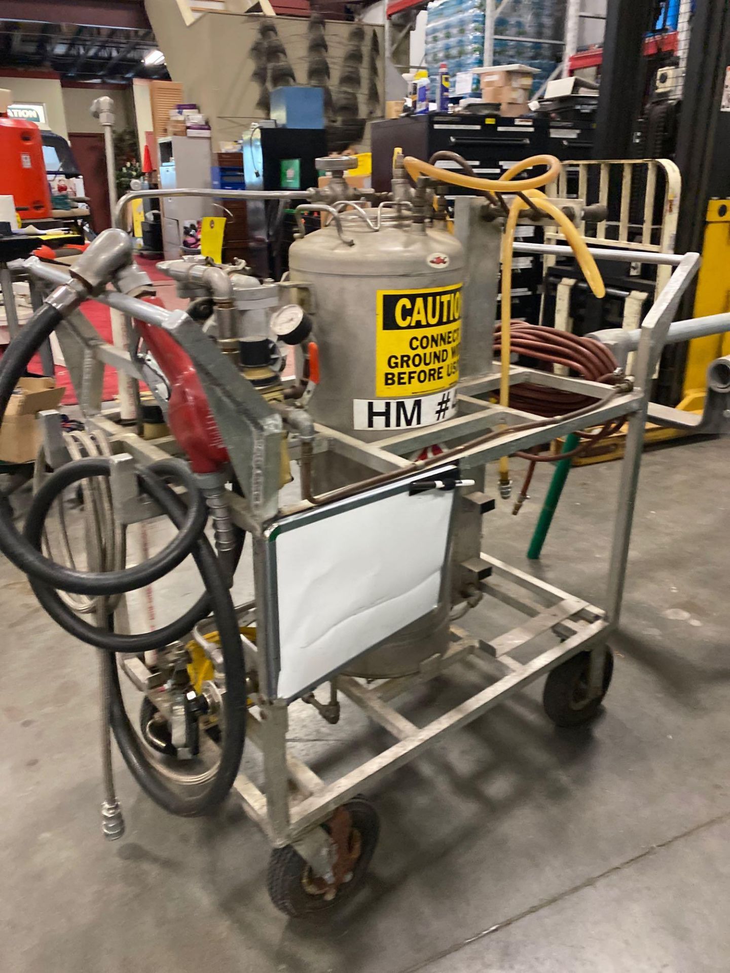 HEAVY DUTY INDUSTRIAL FUEL CART - Image 4 of 6