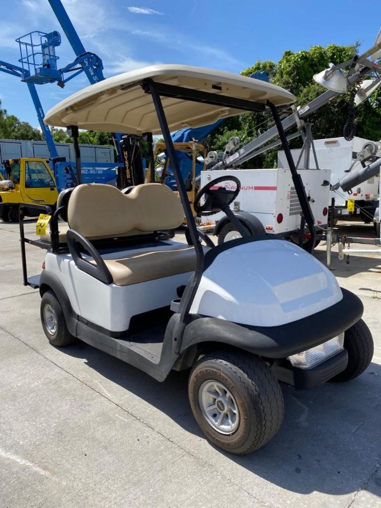 CLUB CAR ELECTRIC 4-SEATER GOLF CART, BATTERY CHARGER INCLUDED - Image 8 of 16