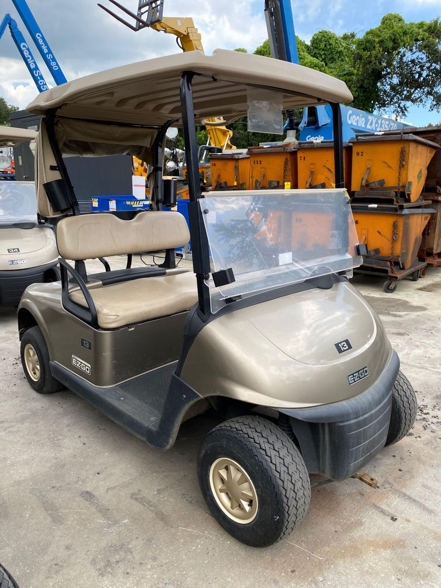 2016 EZ-GO RXV ELECTRIC GOLF CART WITH TROJAN HYDROLINK WATERING SYSTEM BATTERIES, EX-GO DELTA-Q SC- - Image 4 of 6