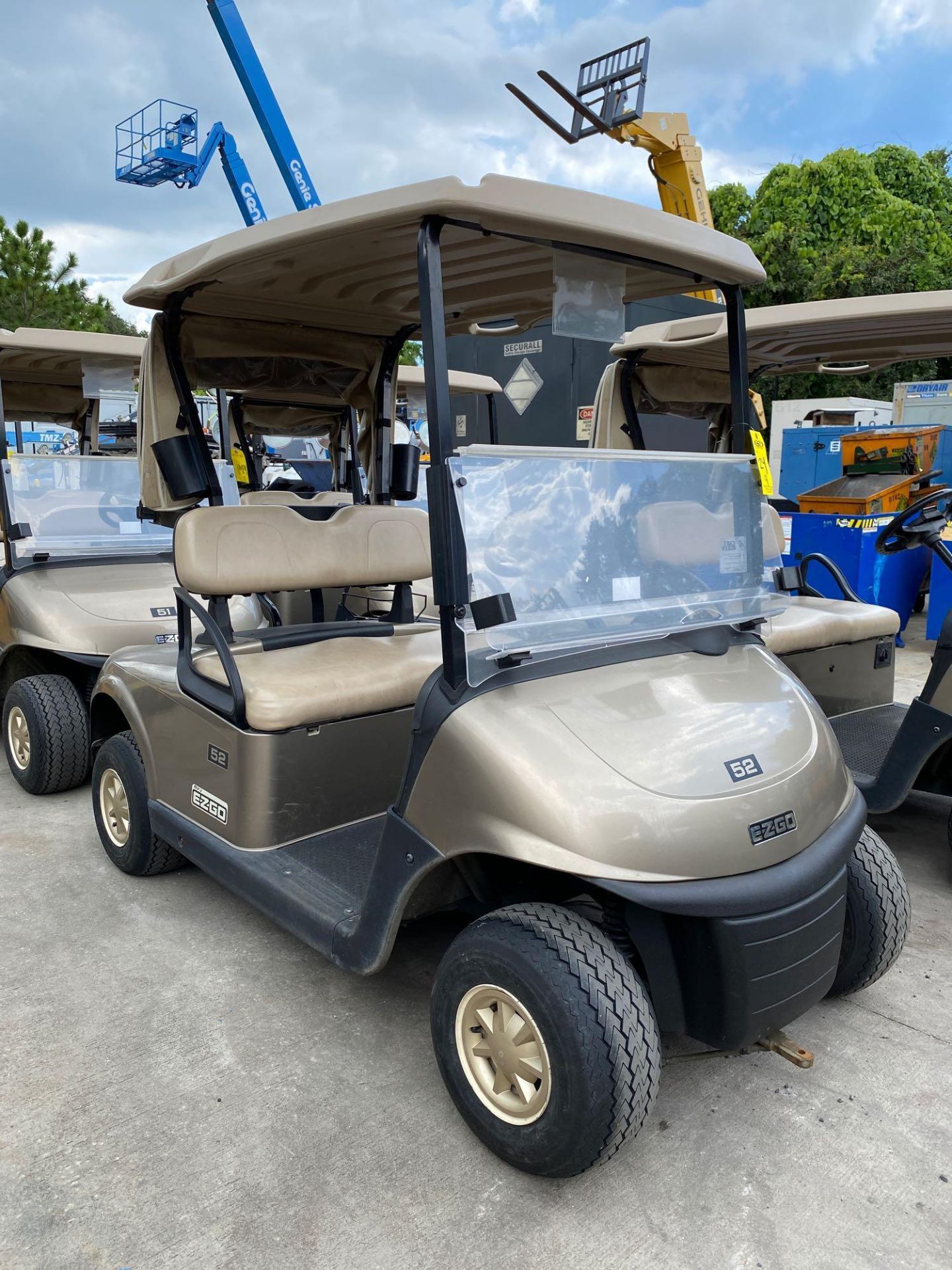 2016 EZ-GO RXV ELECTRIC GOLF CART WITH TROJAN HYDROLINK WATERING SYSTEM BATTERIES, EX-GO DELTA-Q SC- - Image 2 of 5