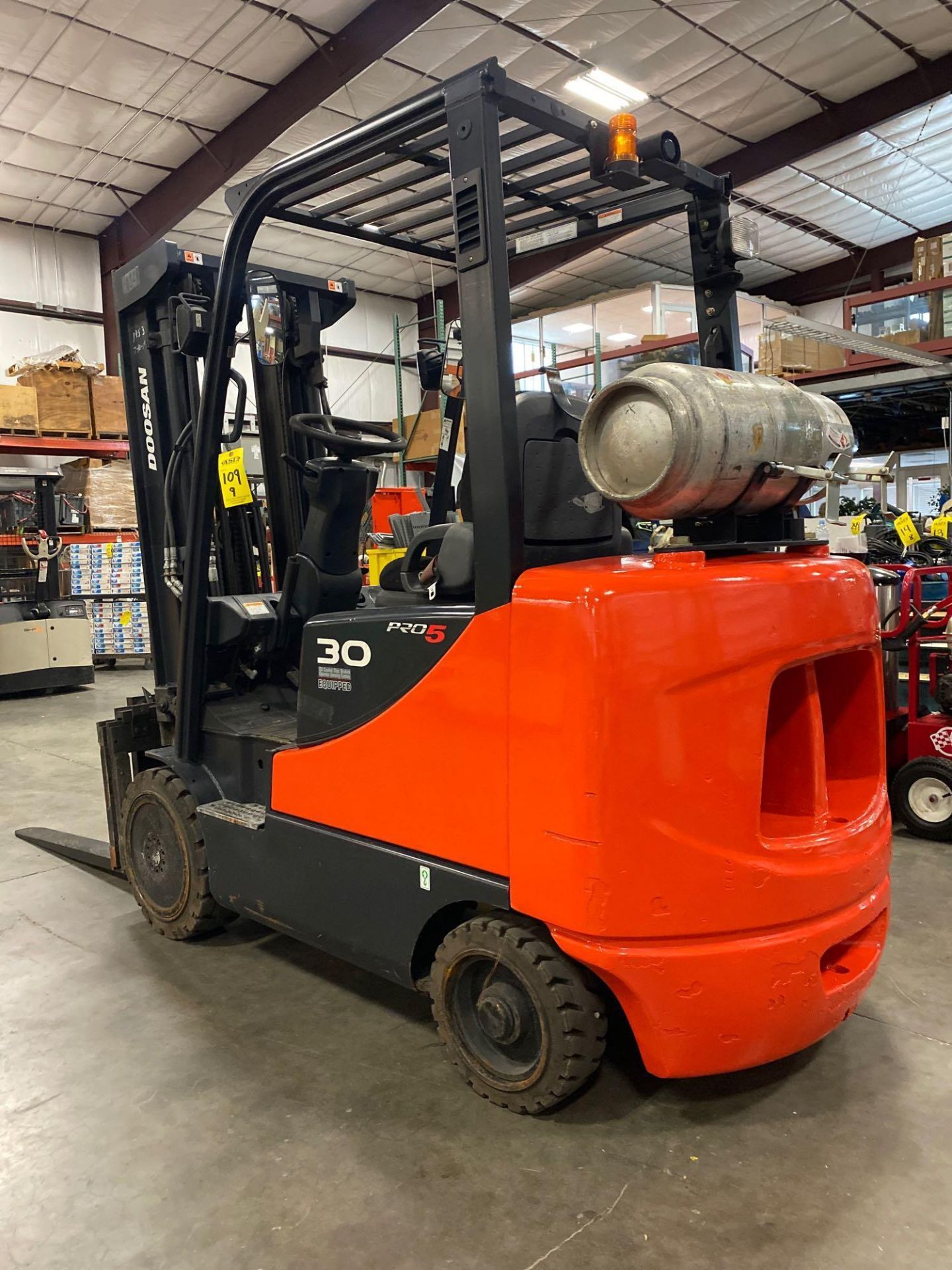 DOOSAN PRO5 LP FORKLIFT MODEL GC30E-5, 5,150 LB CAPACITY, 189" HEIGHT CAP, TILT, SIDE SHIFT - Image 19 of 24