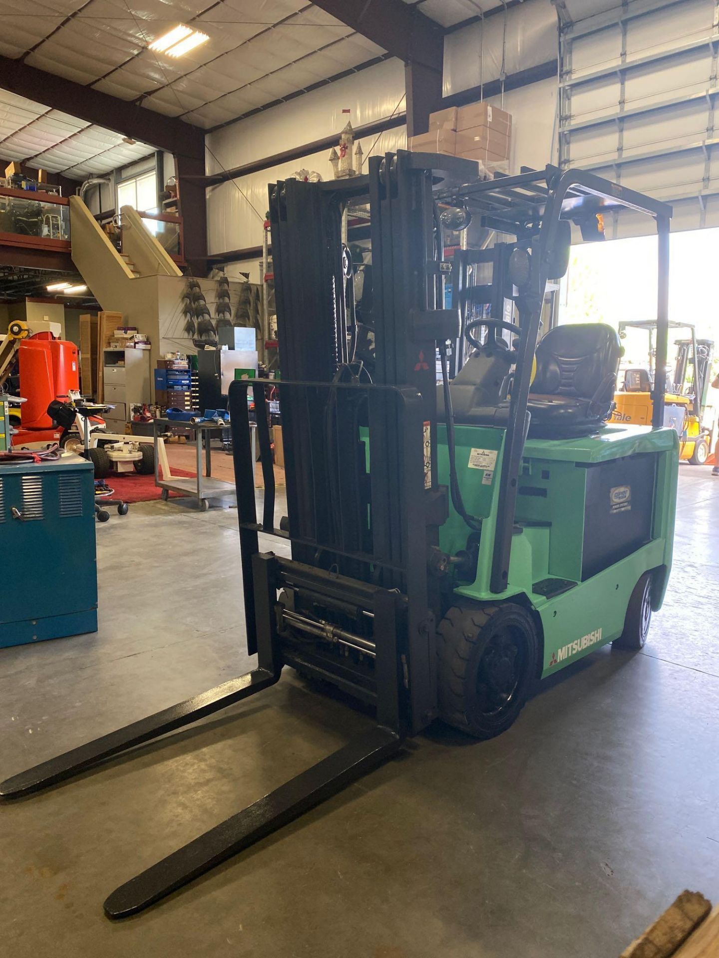 2016 MITSUBISHI FBC25N2 ELECTRIC FORKLIFT, APPROX. 4,500 LB CAPACITY - Image 5 of 7