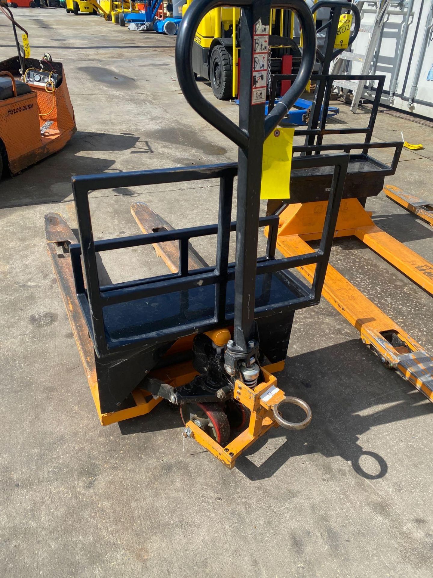 TCI MOBILITY TOWABLE PALLET JACK - Image 3 of 3