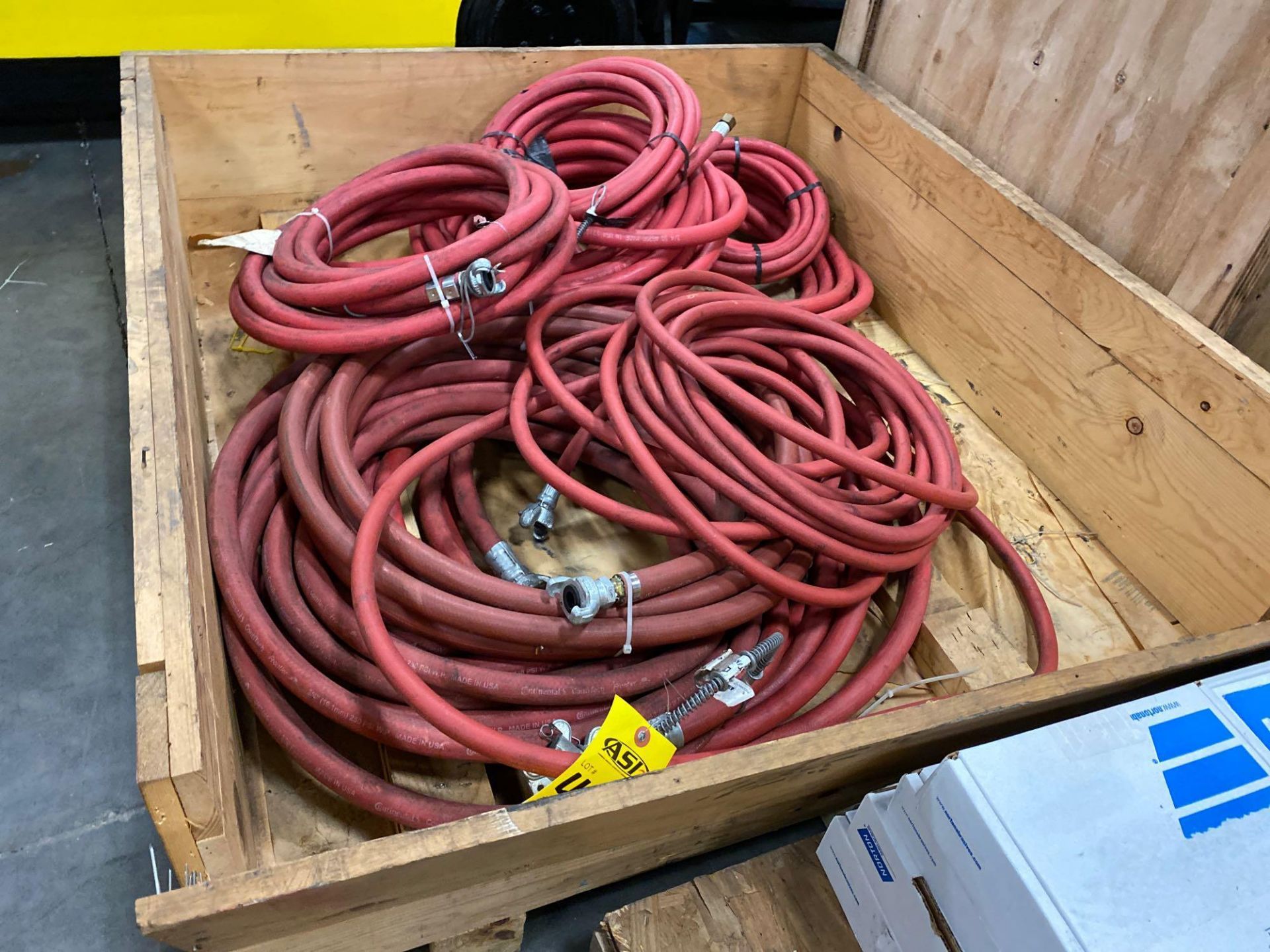 CRATE OF PARKER AIR HOSES WITH DIXON FITTINGS