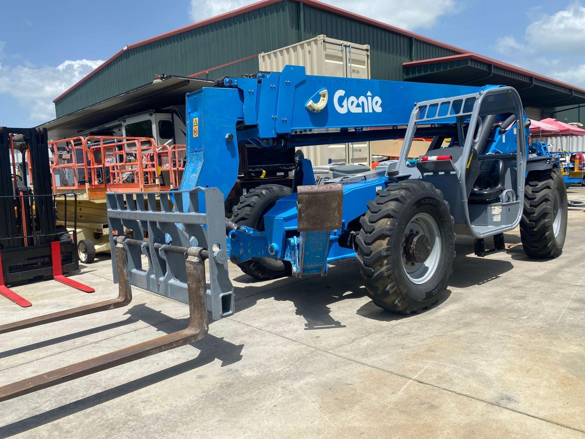 2012 GENIE GTH-1056, DIESEL TELEHANDLER, 10,000LB CAPACITY, FOAM FILLED TIRES, OUTRIGGERS, RUNS AND