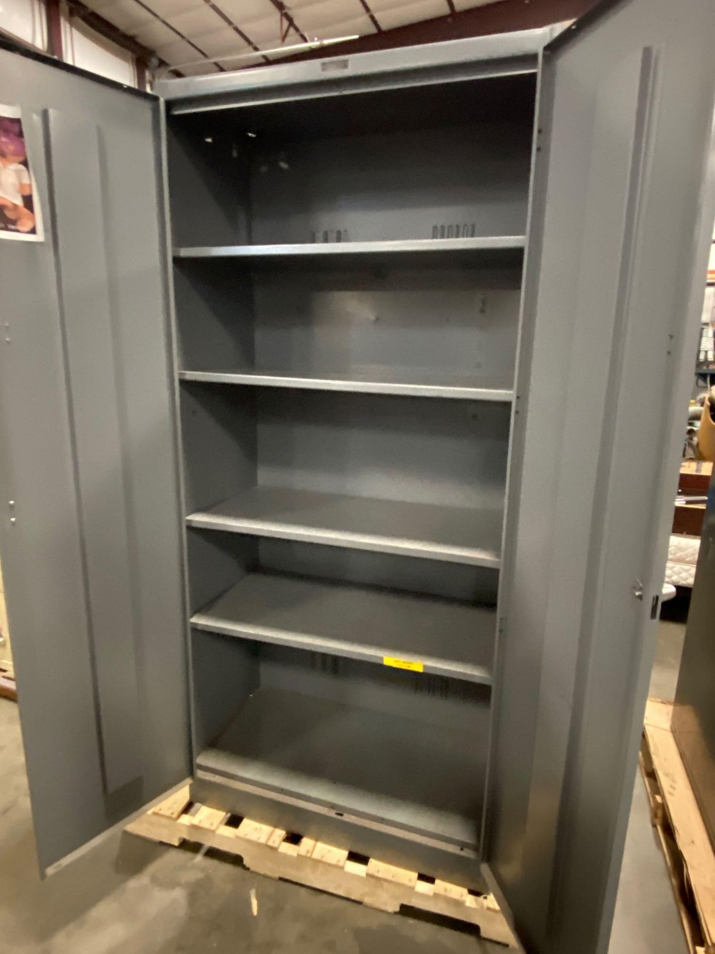 TENNSCO STEEL INDUSTRIAL STORAGE CABINET - Image 3 of 8