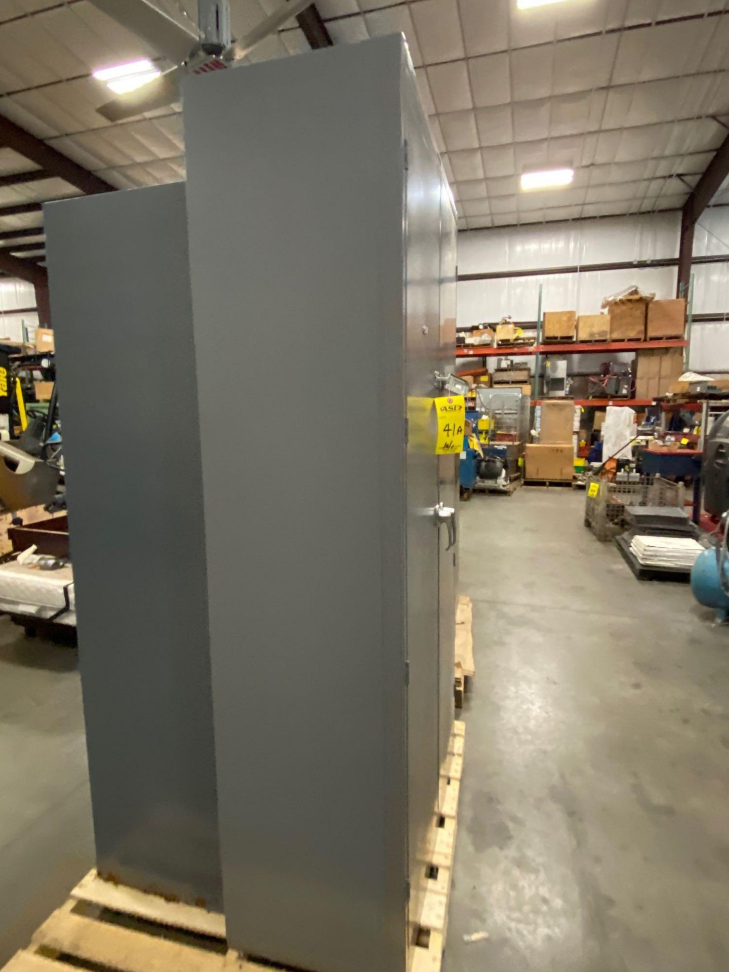 TENNSCO STEEL INDUSTRIAL STORAGE CABINET - Image 5 of 8