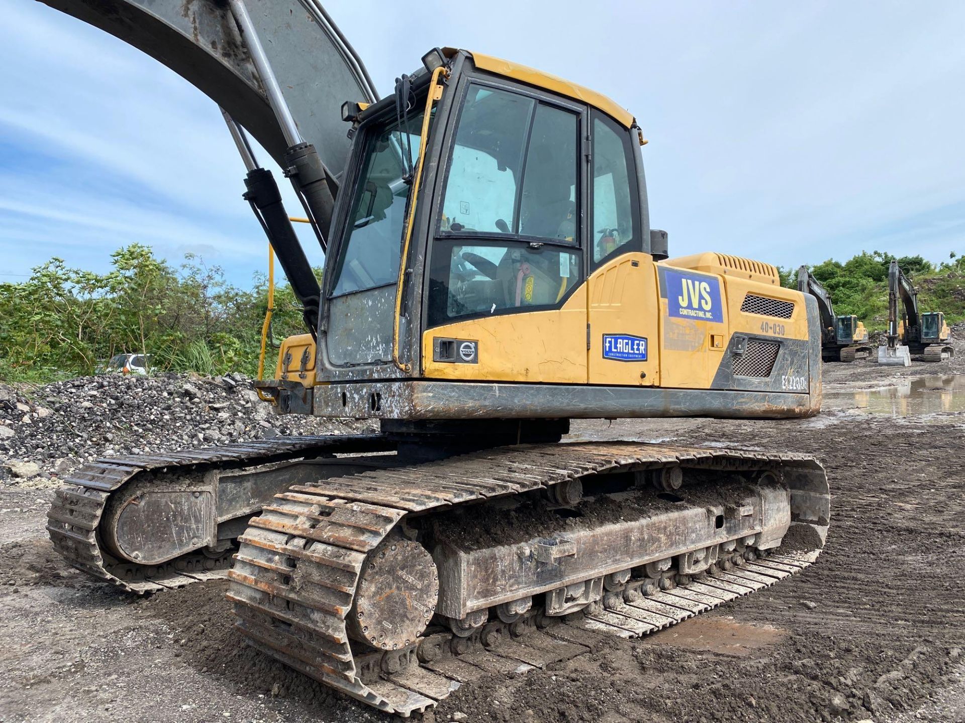 2014 VOLVO EC 220 DL CRAWLER EXCAVATOR, ENCLOSED CAB, 3RD VALVE/AUX. HYDRAULICS - Image 4 of 28