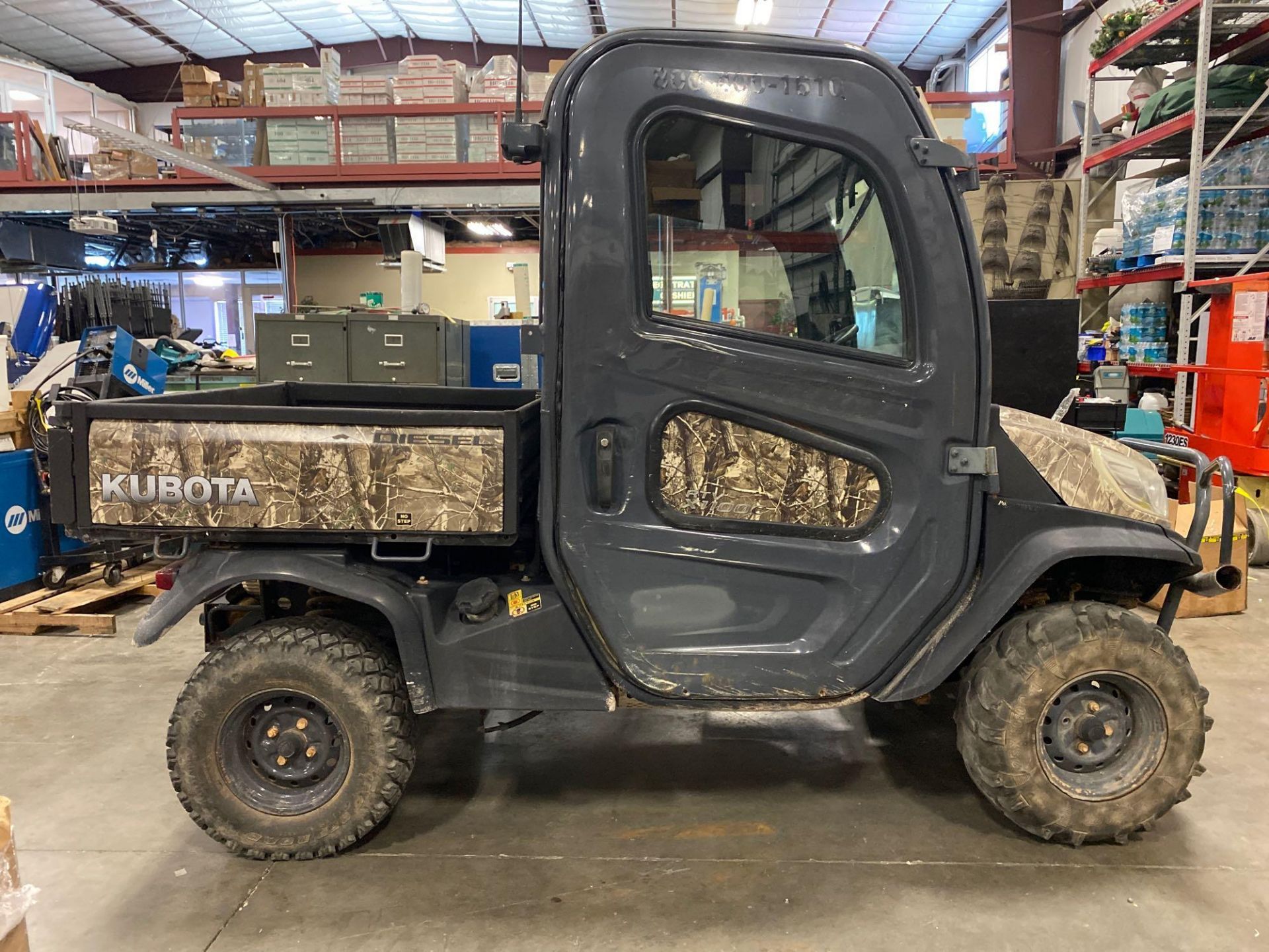 2014 KUBOTA X1100C RTV, ENCLOSED CAB, DIESEL, DUMP BED, 1,885.9 HOURS SHOWING, HEAT & A/C, RUNS AND - Image 2 of 10