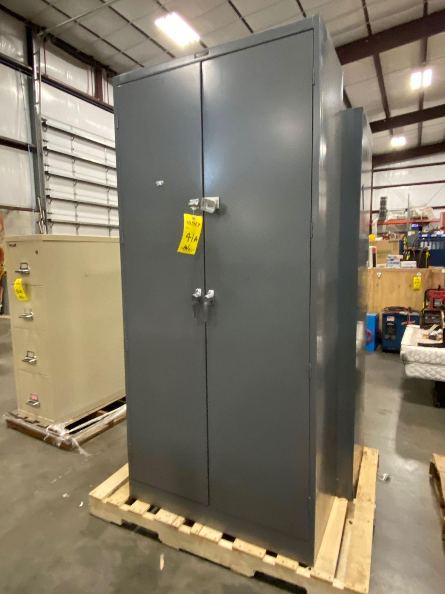 TENNSCO STEEL INDUSTRIAL STORAGE CABINET - Image 2 of 8