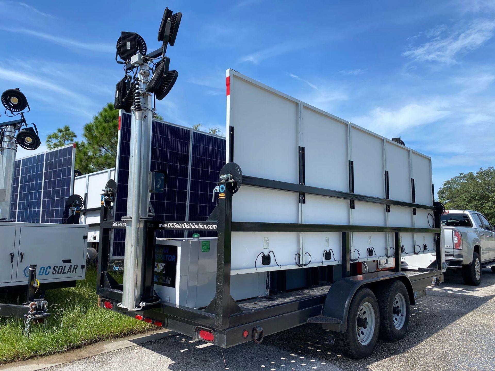 2015 MOBILE SOLAR POWER GENERATOR TRAILER, TEN 270 WATT SOLAR PANELS, KUBOTA 11KW DIESEL GEN - Image 10 of 36