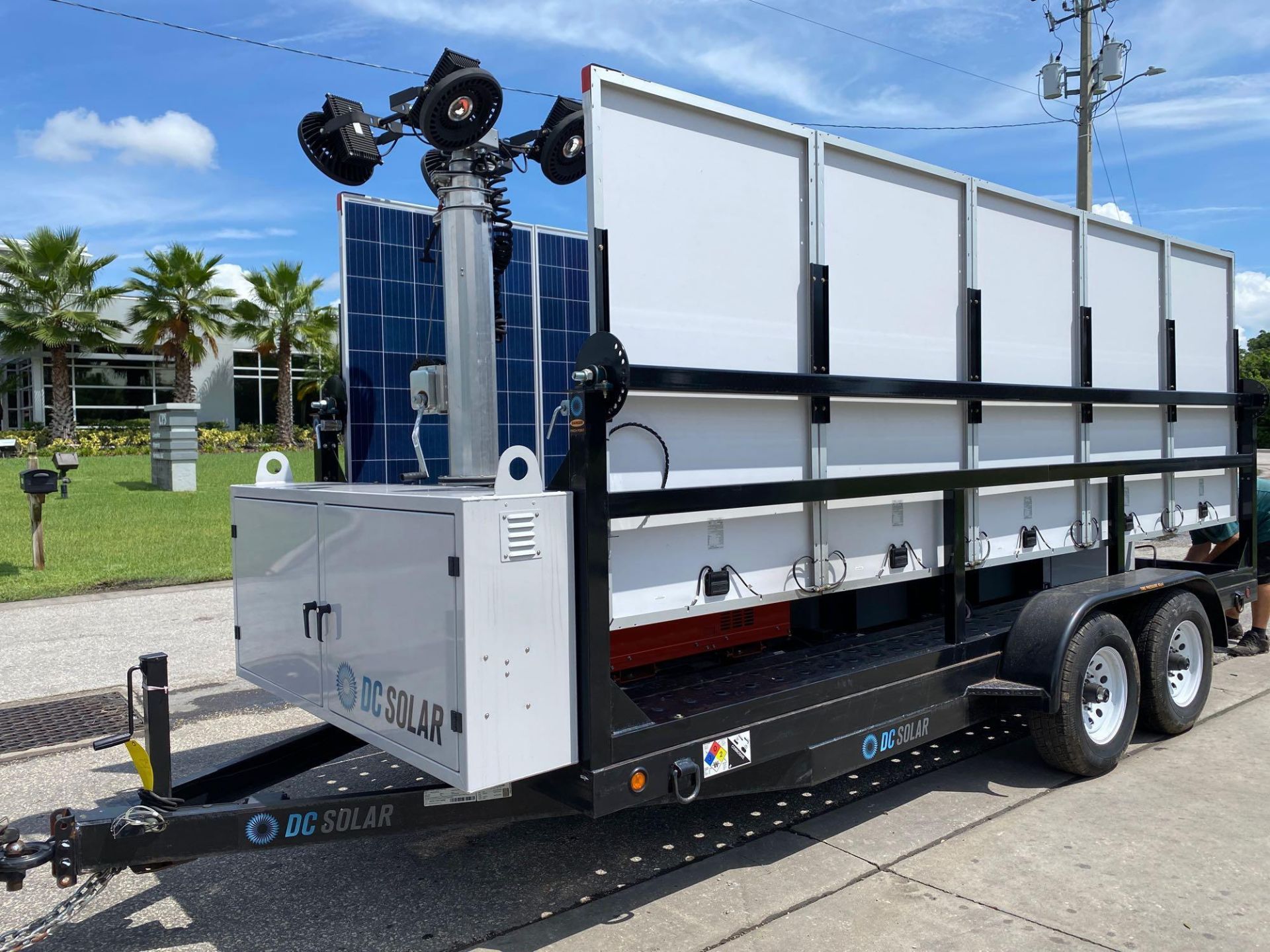 2015 MOBILE SOLAR POWER GENERATOR TRAILER, TEN 270 WATT SOLAR PANELS, KUBOTA 11KW DIESEL GEN