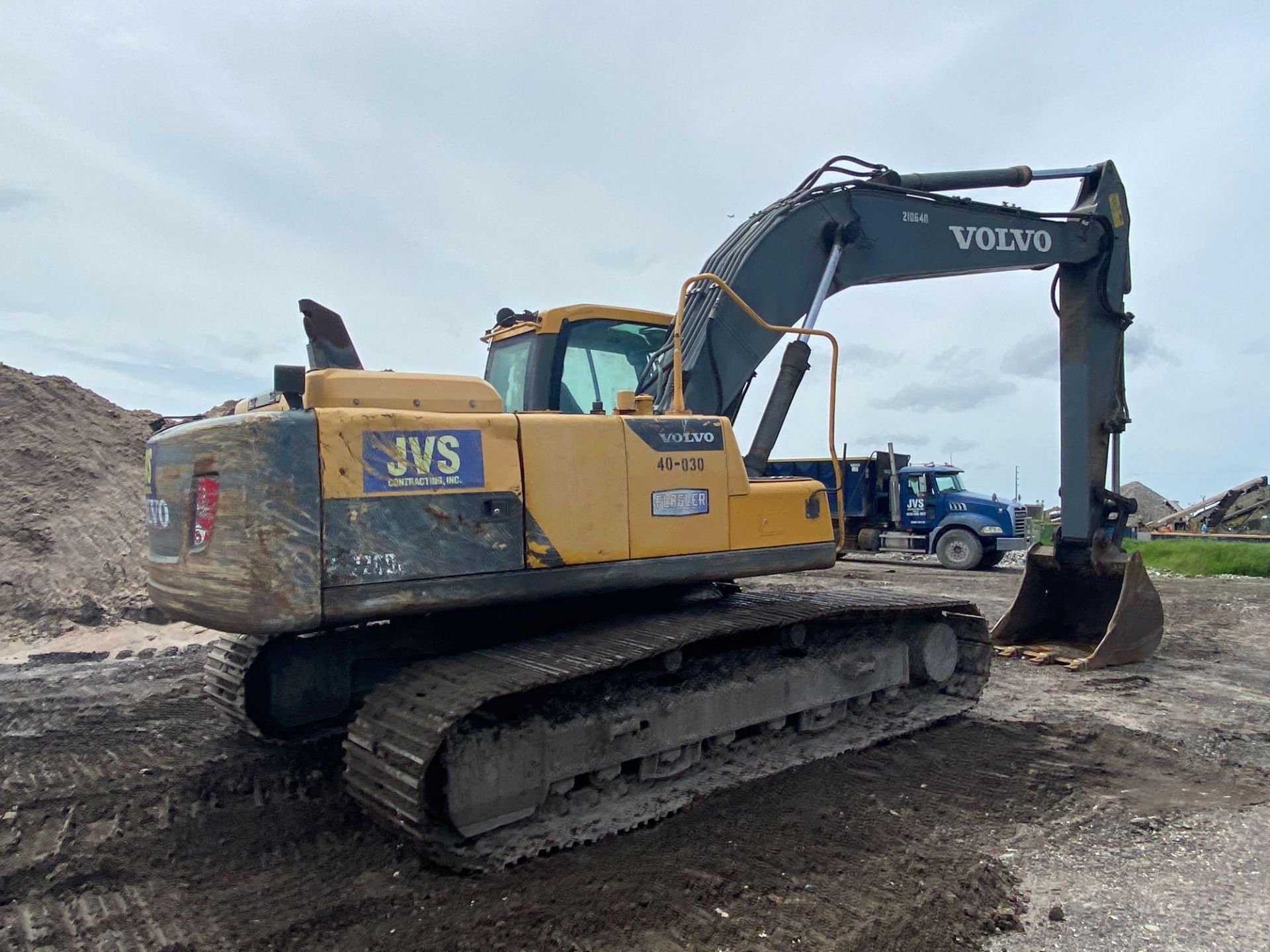 2014 VOLVO EC 220 DL CRAWLER EXCAVATOR, ENCLOSED CAB, 3RD VALVE/AUX. HYDRAULICS - Image 6 of 28