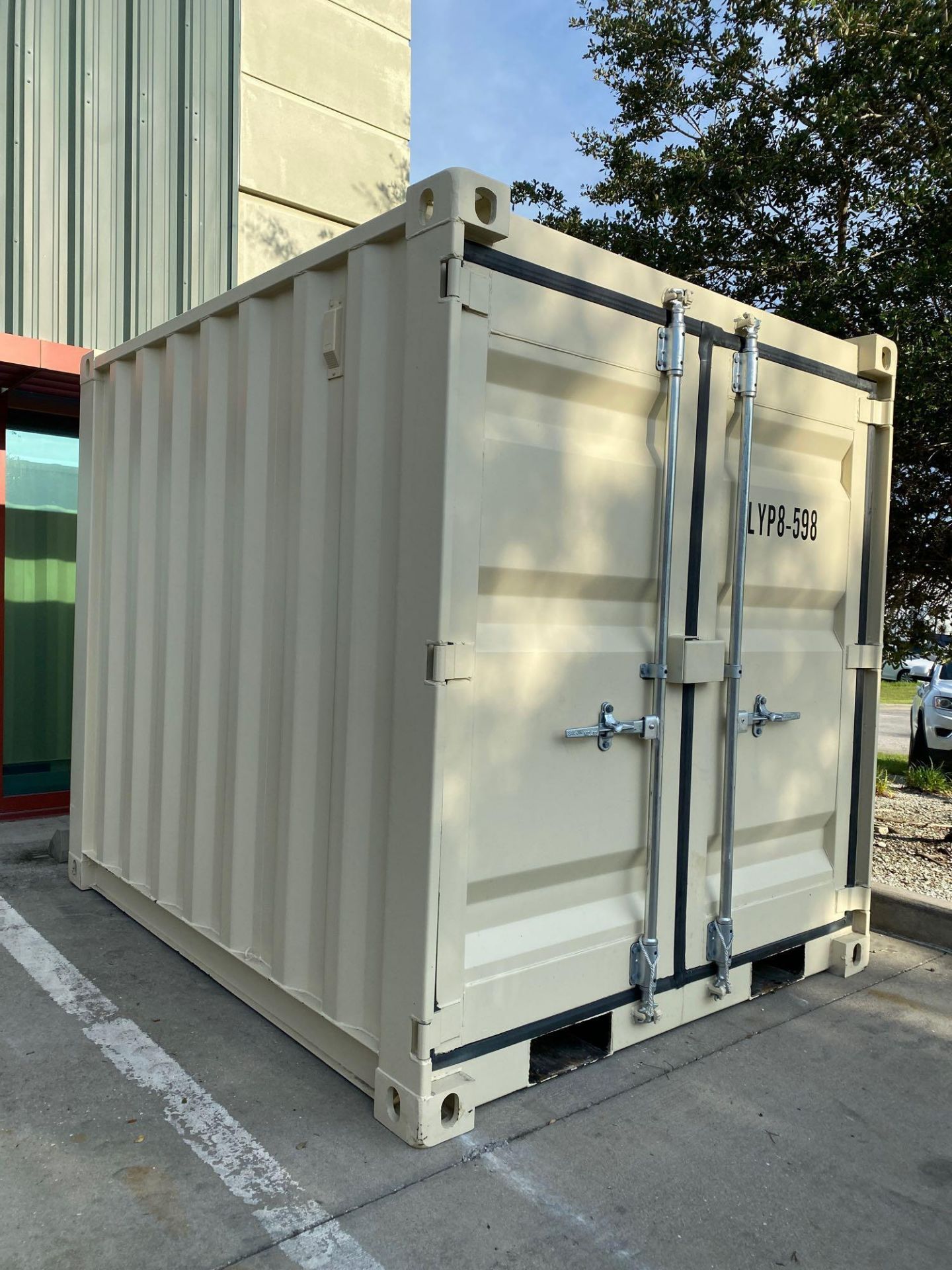 UNUSED 8' CONTAINER/PORTABLE OFFICE WITH WINDOW AND SIDE DOOR ENTRANCE (LOCKING), FORKLIFT POCKETS - Image 2 of 8