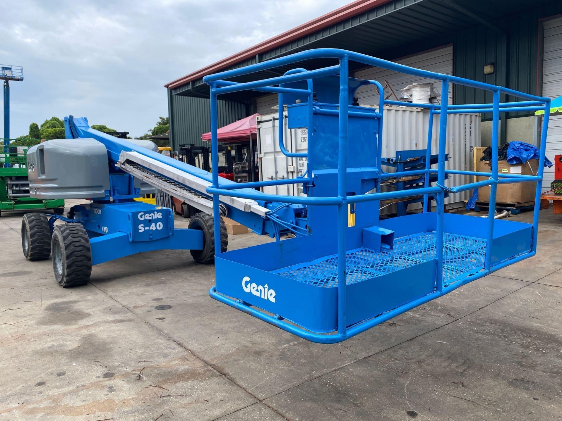 GENIE S-40 DIESEL BOOM LIFT, 4x4, 40' PLATFORM HEIGHT, RUNS AND OPERATES - Image 9 of 11