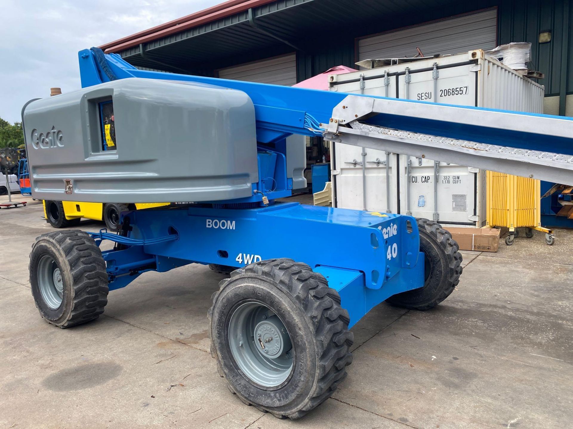 GENIE S-40 DIESEL BOOM LIFT, 4x4, 40' PLATFORM HEIGHT, RUNS AND OPERATES - Image 8 of 11