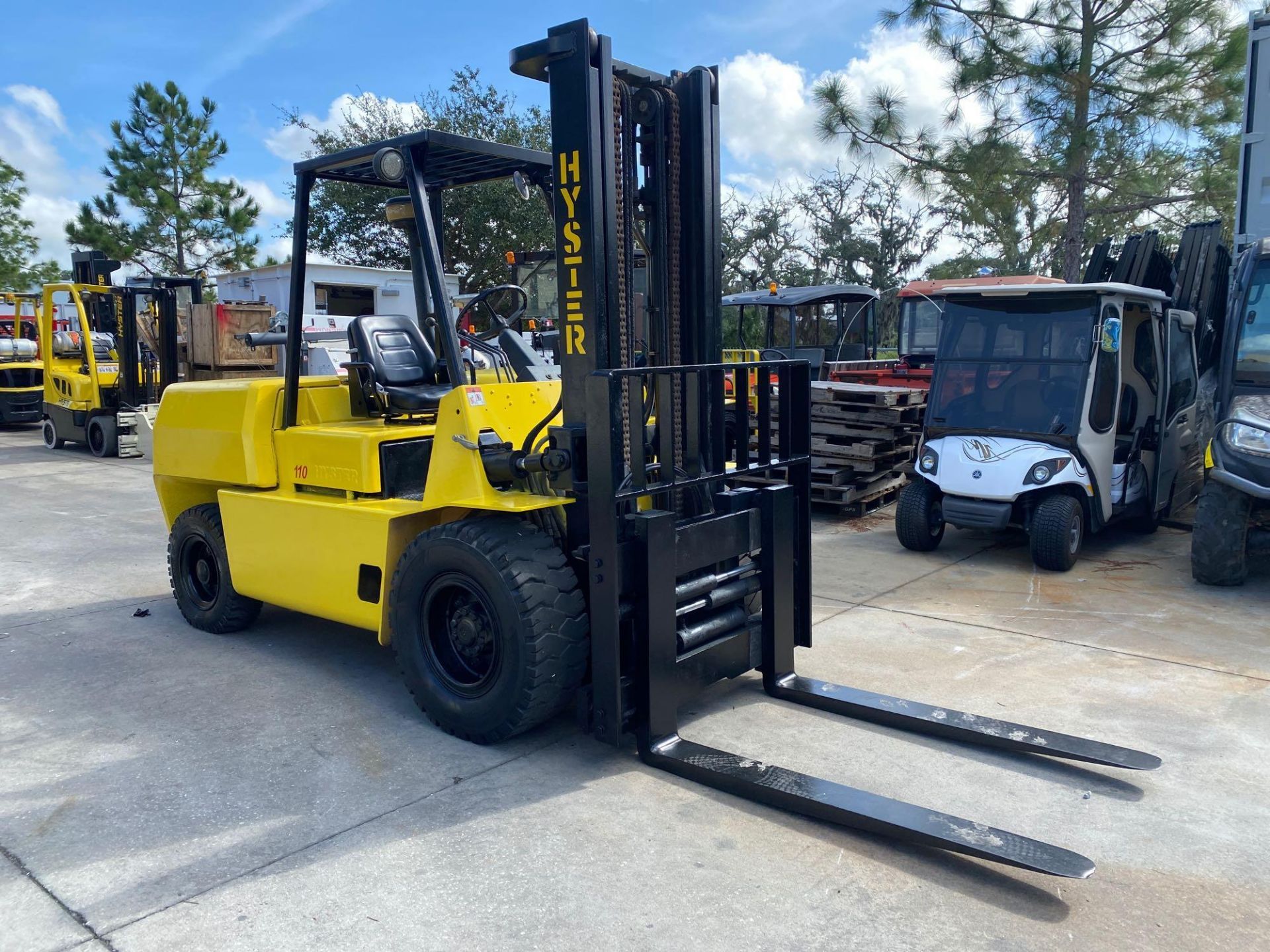 HYSTER H10XL2 10,000 LB CAPACITY FORKLIFT, 136" HEIGHT CAPACITY, GAS, TILT, SIDE SHIFT, HYDRAULIC FO - Image 2 of 9