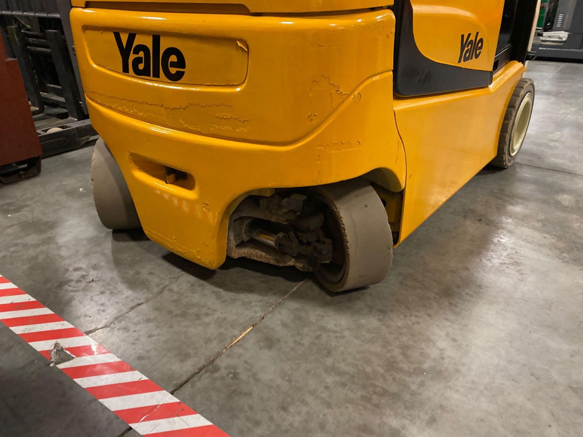 YALE ELECTRIC FORKLIFT, MODEL ERP040VFN, TILT, SIDE SHIFT, HYD. FORK POSITIONING, 36V, APPROXIMATELY - Image 10 of 10