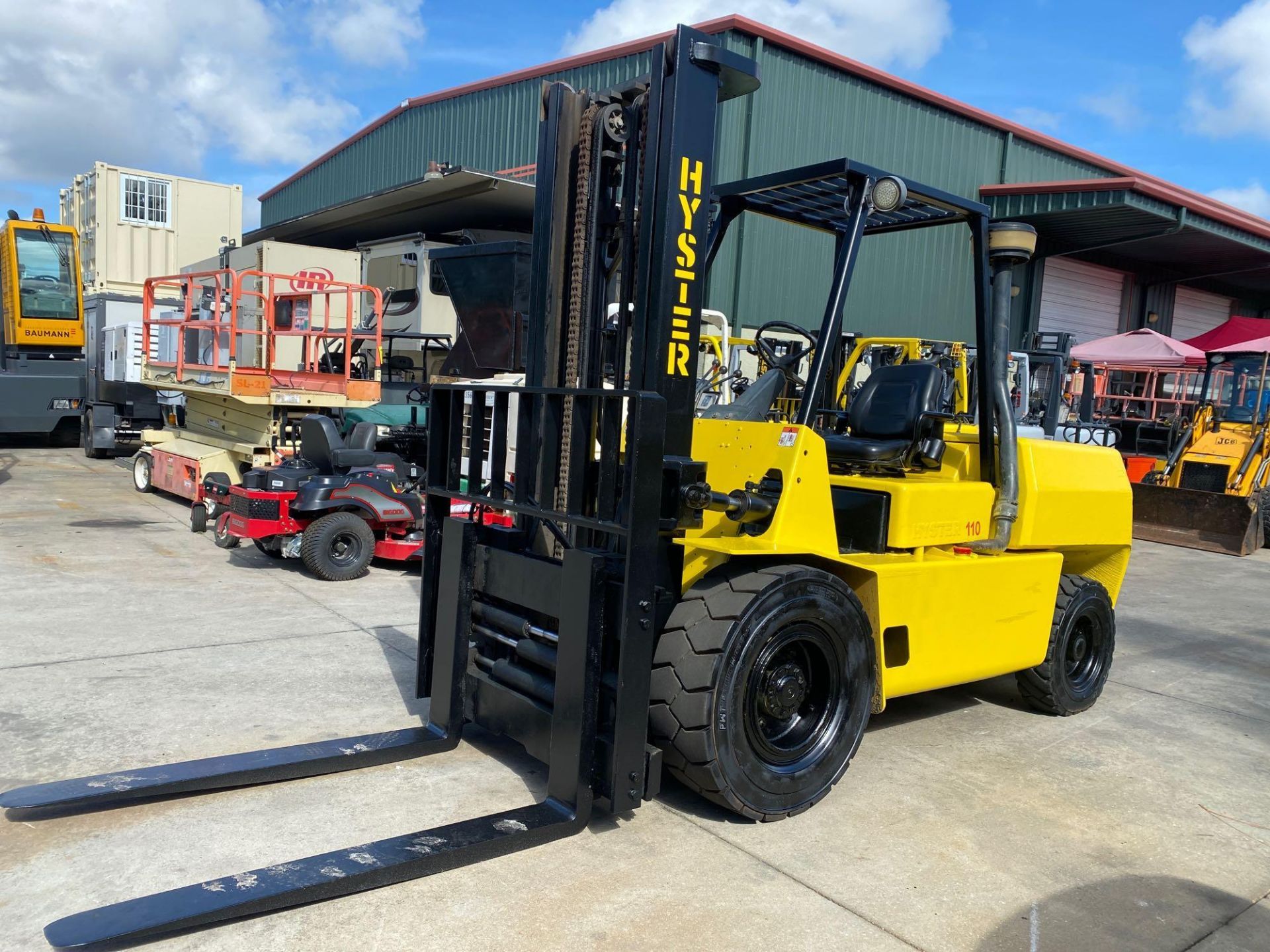 HYSTER H10XL2 10,000 LB CAPACITY FORKLIFT, 136" HEIGHT CAPACITY, GAS, TILT, SIDE SHIFT, HYDRAULIC FO