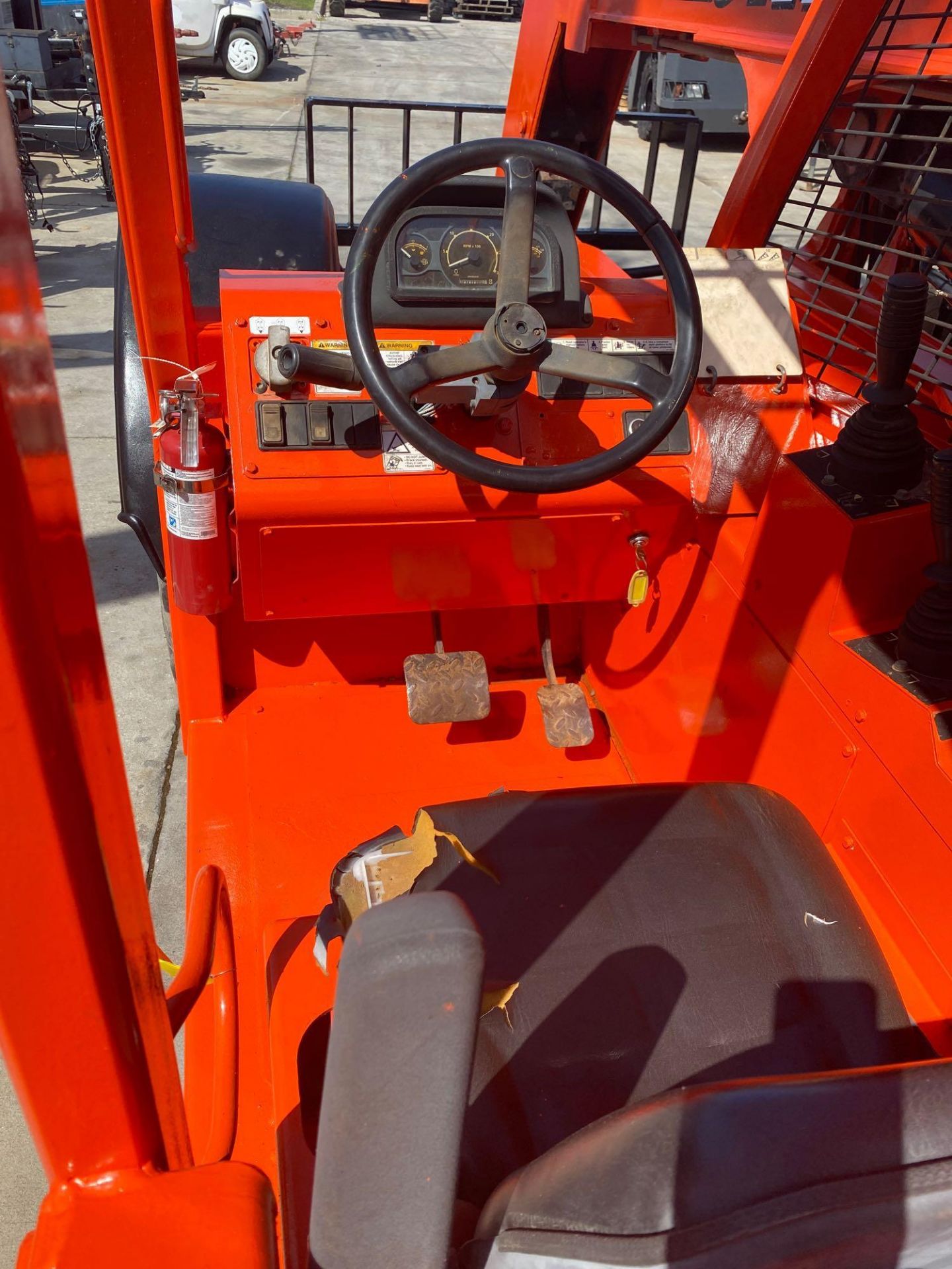 2007 JLG LULL TELESCOPIC FORKLIFT, TOUGH TERRAIN, MODEL 644E-42, 2,810 HOURS SHOWING, DIESEL, RUNS A - Image 13 of 19