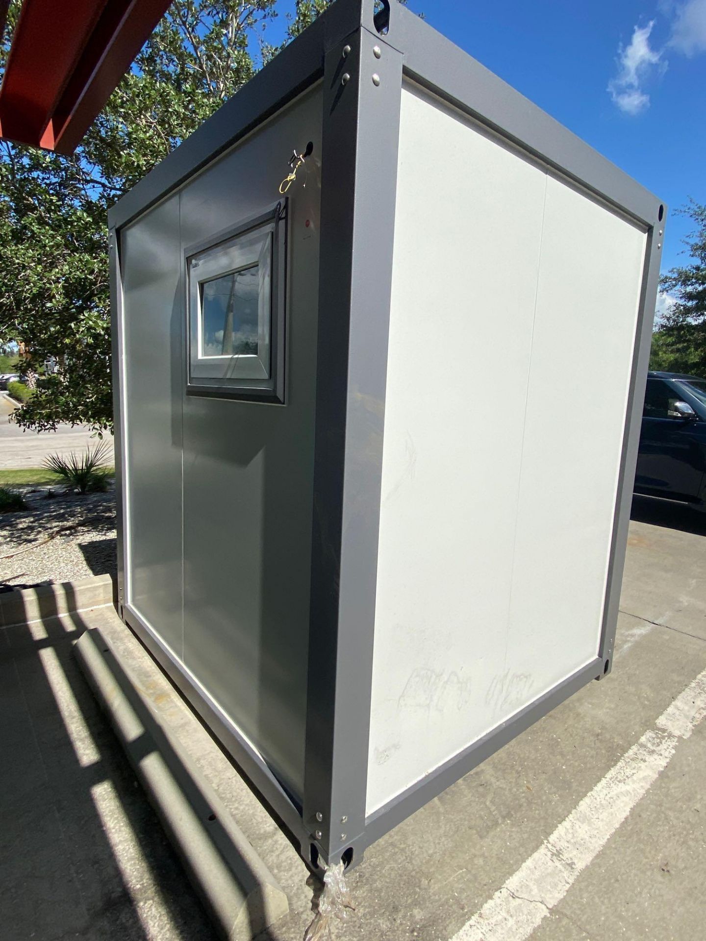 2020 UNUSED BATHROOM CONTAINER, SHOWER, SINK, 110V ELECTRIC, FULLY PLUMBED, FORK POCKETS - Image 10 of 10